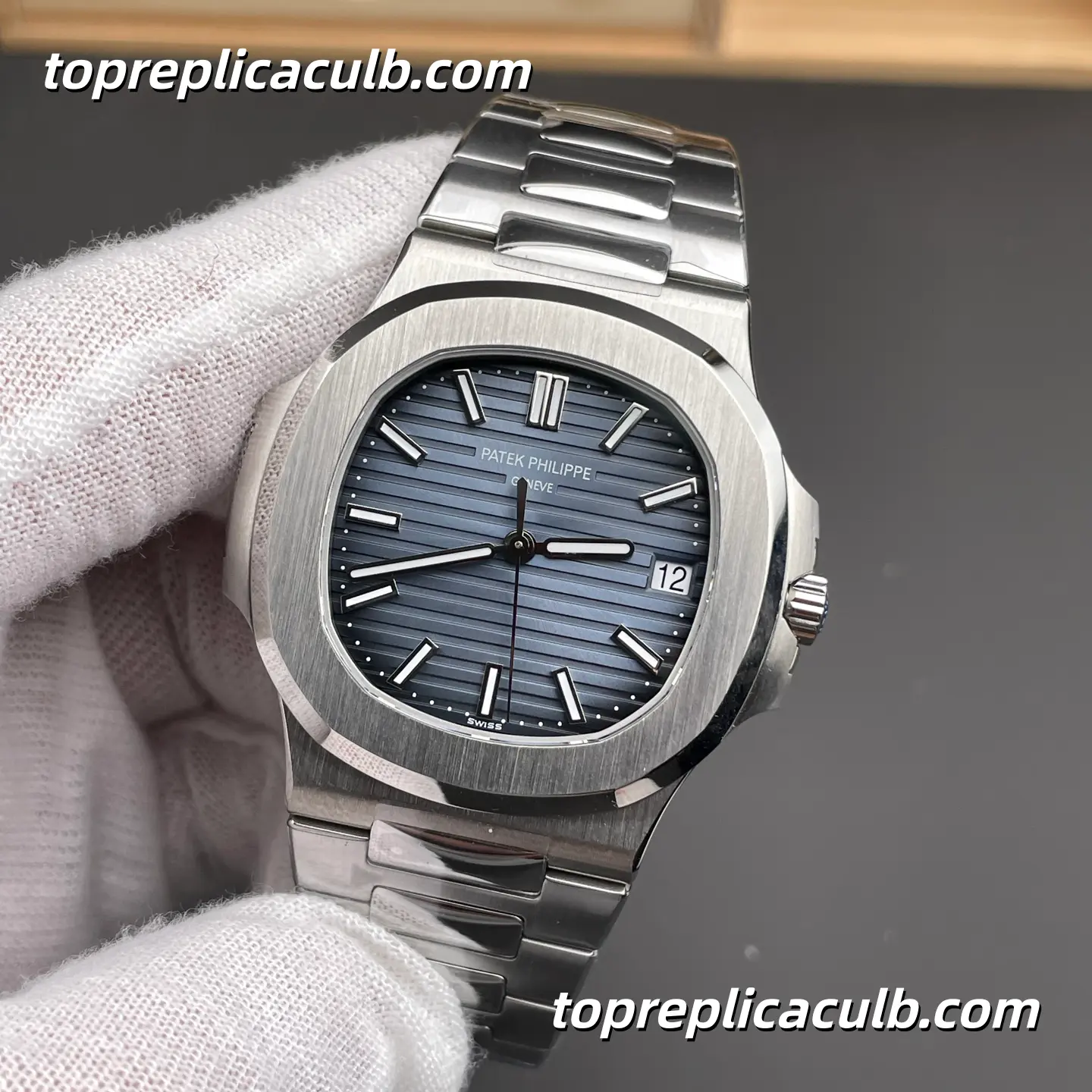 3K Factory Patek Philippe Nautilus Series 5711/1A-010 Super Clone Watch 40mm Blue Gradient Dial Stainless Steel Case & Bracelet Automatic Movement - Image 4