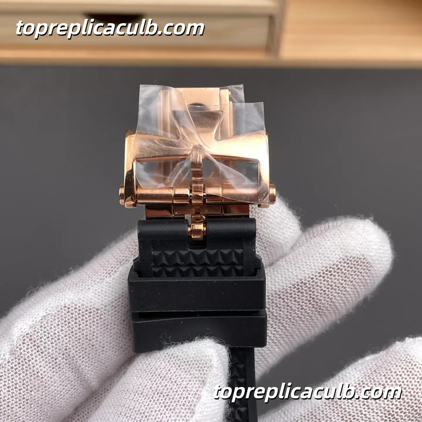 8F Factory Vacheron Constantin Overseas 4500V/000R-B127 Super Clone Watch 41mm Rose Gold Silver Dial Black Rubber Strap 5100 Movement - Image 9