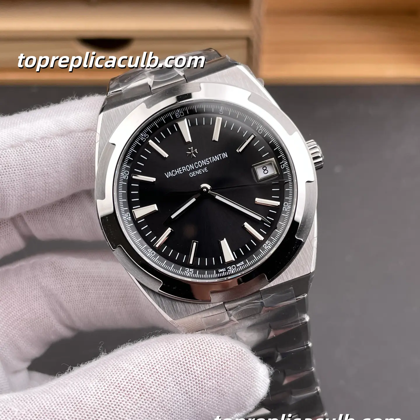 8F Factory Vacheron Constantin Overseas 4500V/210A-B483 Super Clone Watch 41mm Stainless Steel Black Dial Integrated Bracelet 5100 Movement - Image 4