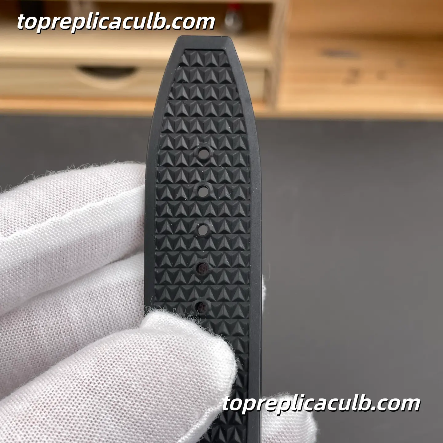 8F Factory Vacheron Constantin Overseas 4500V/210A-B483 Super Clone Watch 41mm Stainless Steel Black Dial Black Rubber Strap 5100 Movement - Image 9