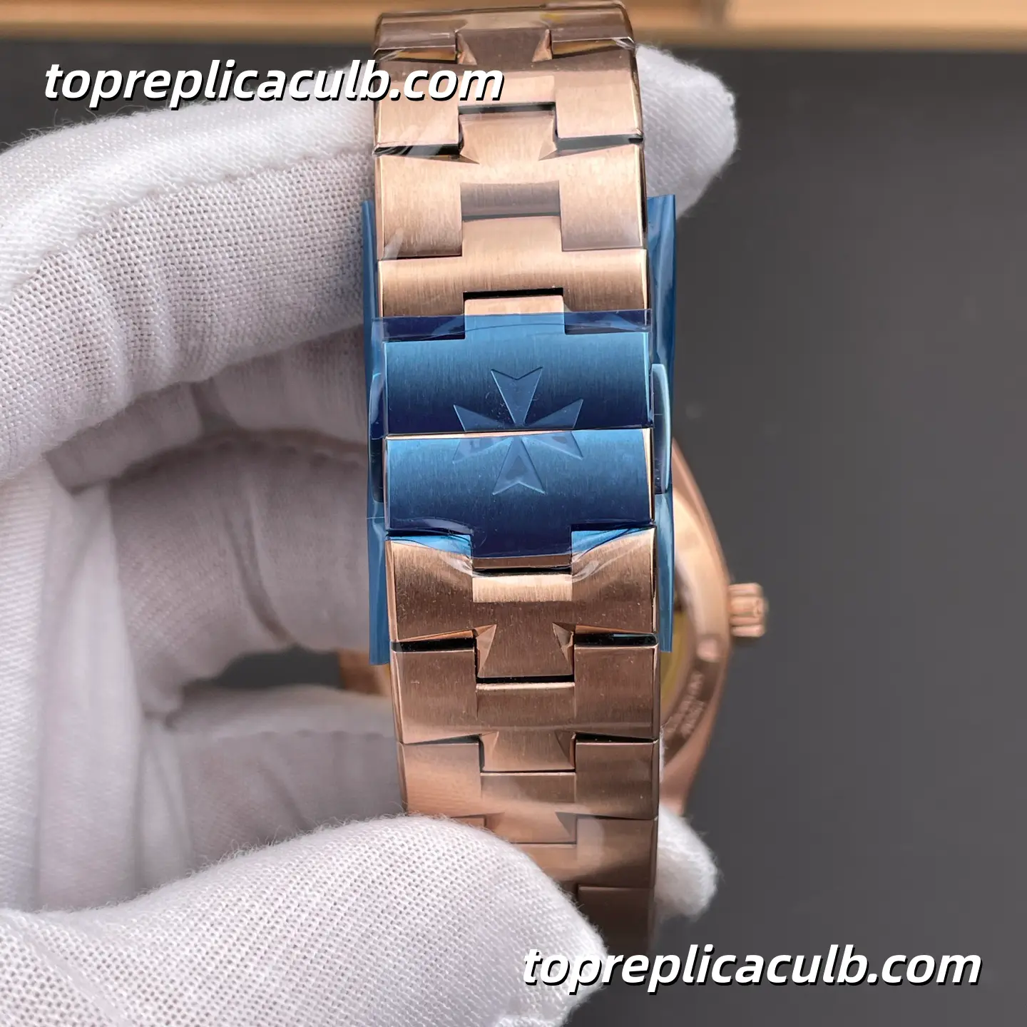 8F Factory Vacheron Constantin Overseas 4520V/210R-B967 Super Clone Watch 41mm Rose Gold Green Dial Bracelet 5100 Movement - Image 9