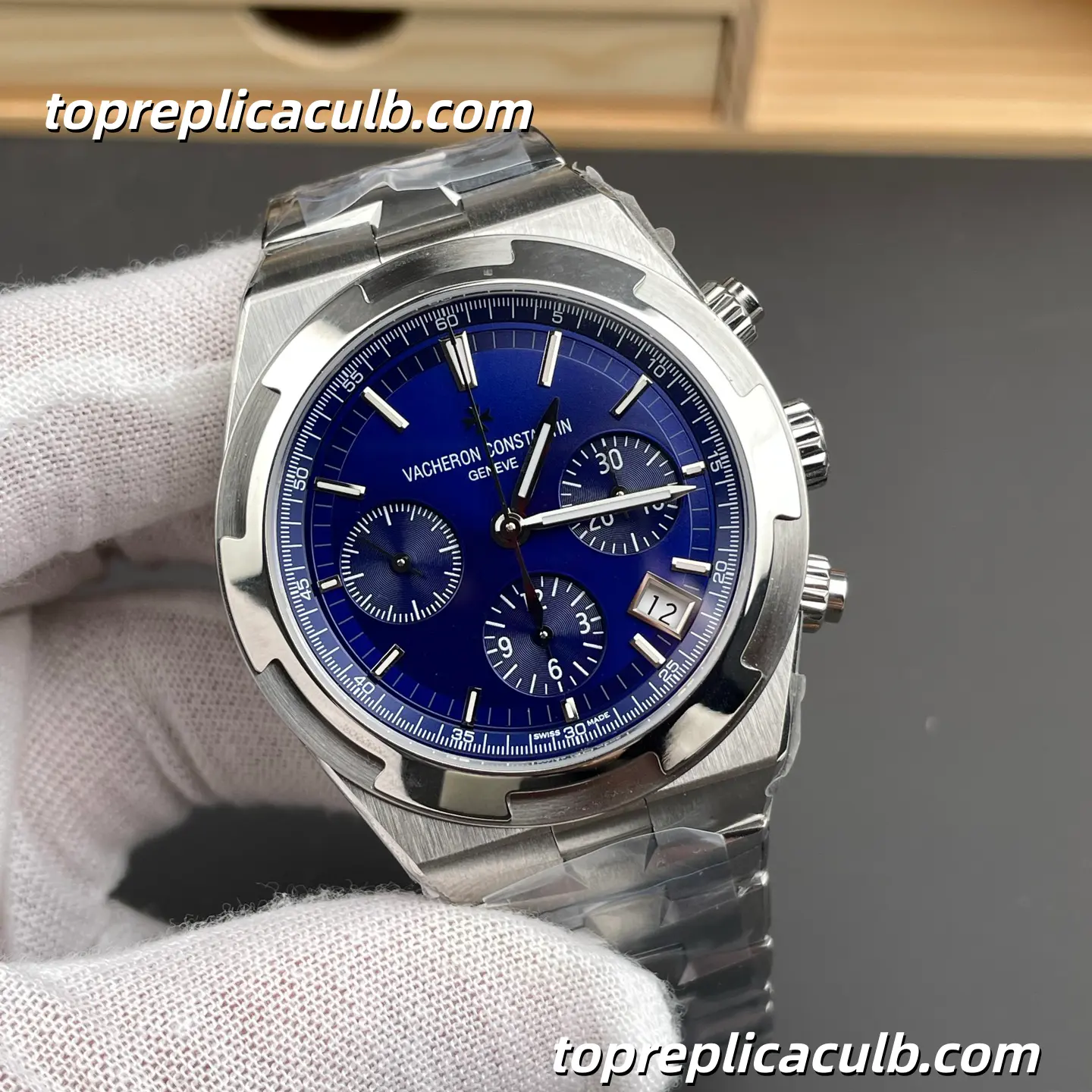 8F Factory Vacheron Constantin Overseas Chronograph 5500V/110A-B148 Super Clone Watch 42.5mm Stainless Steel Blue Dial Bracelet 5200 Movement - Image 4
