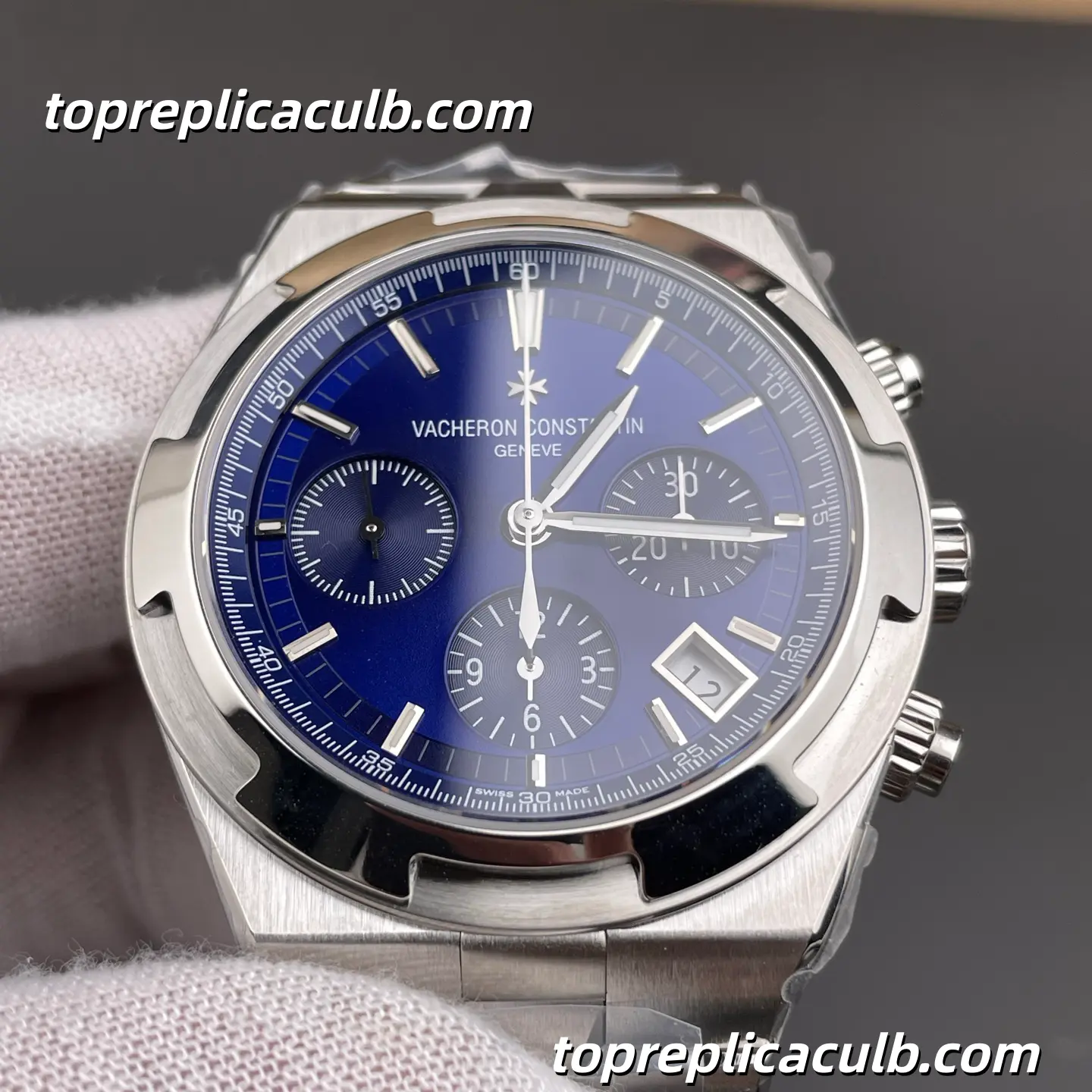 8F Factory Vacheron Constantin Overseas Chronograph 5500V/110A-B148 Super Clone Watch 42.5mm Stainless Steel Blue Dial Bracelet 5200 Movement - Image 3
