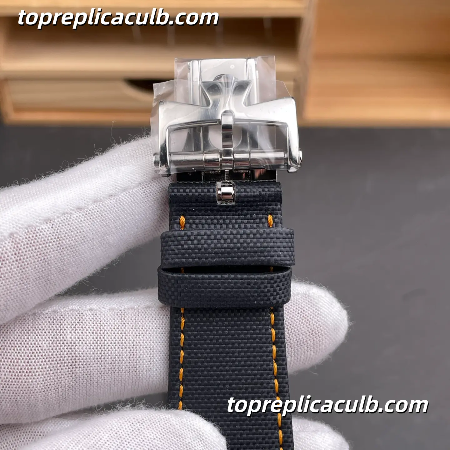 8F Factory Vacheron Constantin Overseas Chronograph 5510V/000T-B923 “Everest” Edition Super Clone Watch 42.5mm Titanium Blue Dial Fabric Strap 5200/2 Movement - Image 8