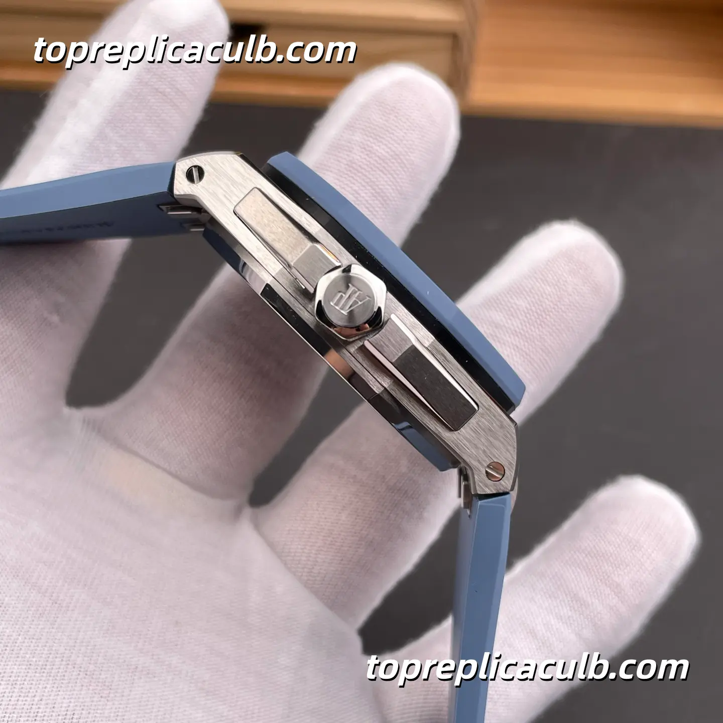 APP Factory Audemars Piguet Royal Oak Offshore Ref.15605SK.OO.A350CA.01 43MM Light Blue Dial Super Clone Watch with Blue Rubber Strap and 1:1 Automatic Movement - Image 5