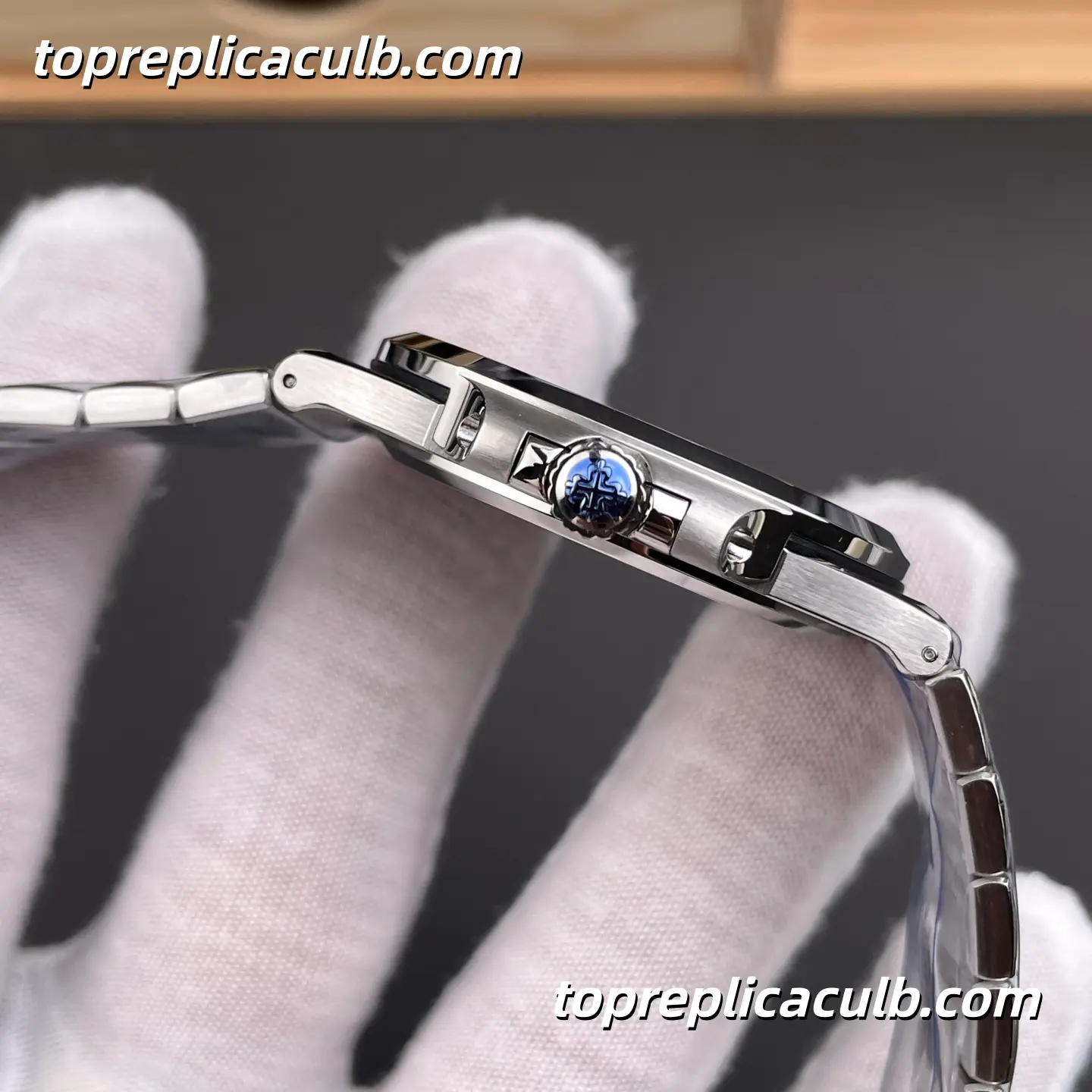 BBF Factory Patek Philippe Nautilus Series 5711/1A-001 Super Clone Watch 40mm Blue Dial Stainless Steel Bracelet Automatic Movement - Image 6