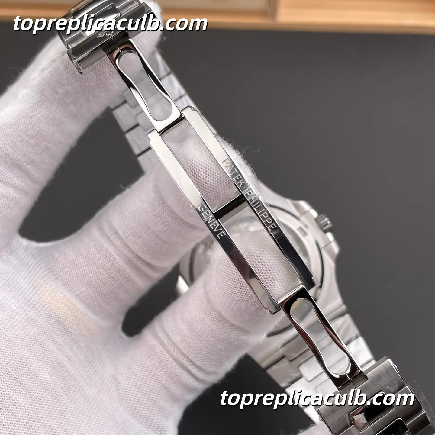 BBF Factory Patek Philippe Nautilus Series 5711/1A-001 Super Clone Watch 40mm Blue Dial Stainless Steel Bracelet Automatic Movement - Image 8