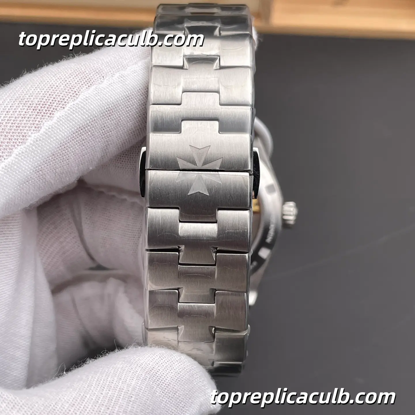 BBS Factory Vacheron Constantin Overseas Tourbillon 6000V/110A-B544 Super Clone Watch Stainless Steel Blue Dial Integrated Bracelet 2160 Movement - Image 9
