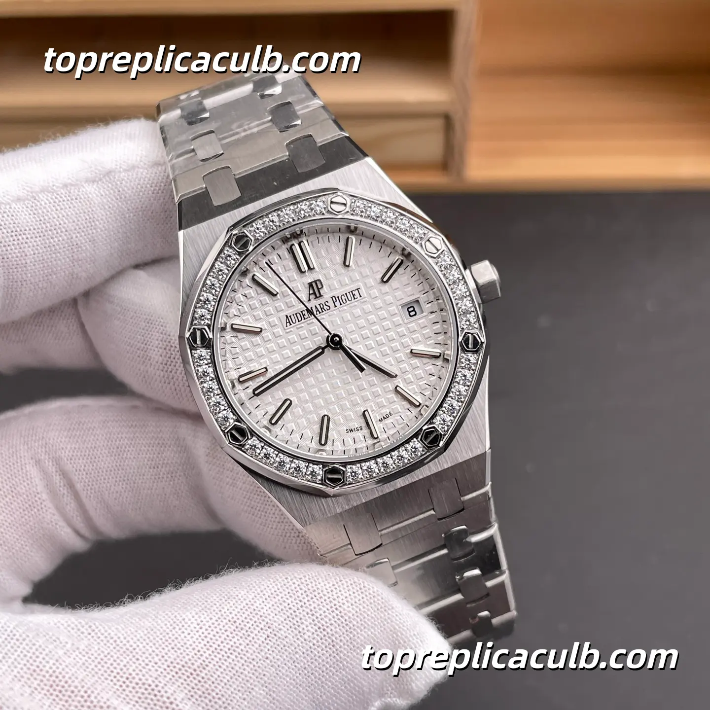 BF Factory Audemars Piguet Royal Oak 33MM 67651ST.ZZ.1261ST.01 Silver Grande Tapisserie Dial Diamond Bezel Stainless Steel Bracelet Super Clone Watch with Miyota/Citizen 9015 Automatic Movement - Image 4