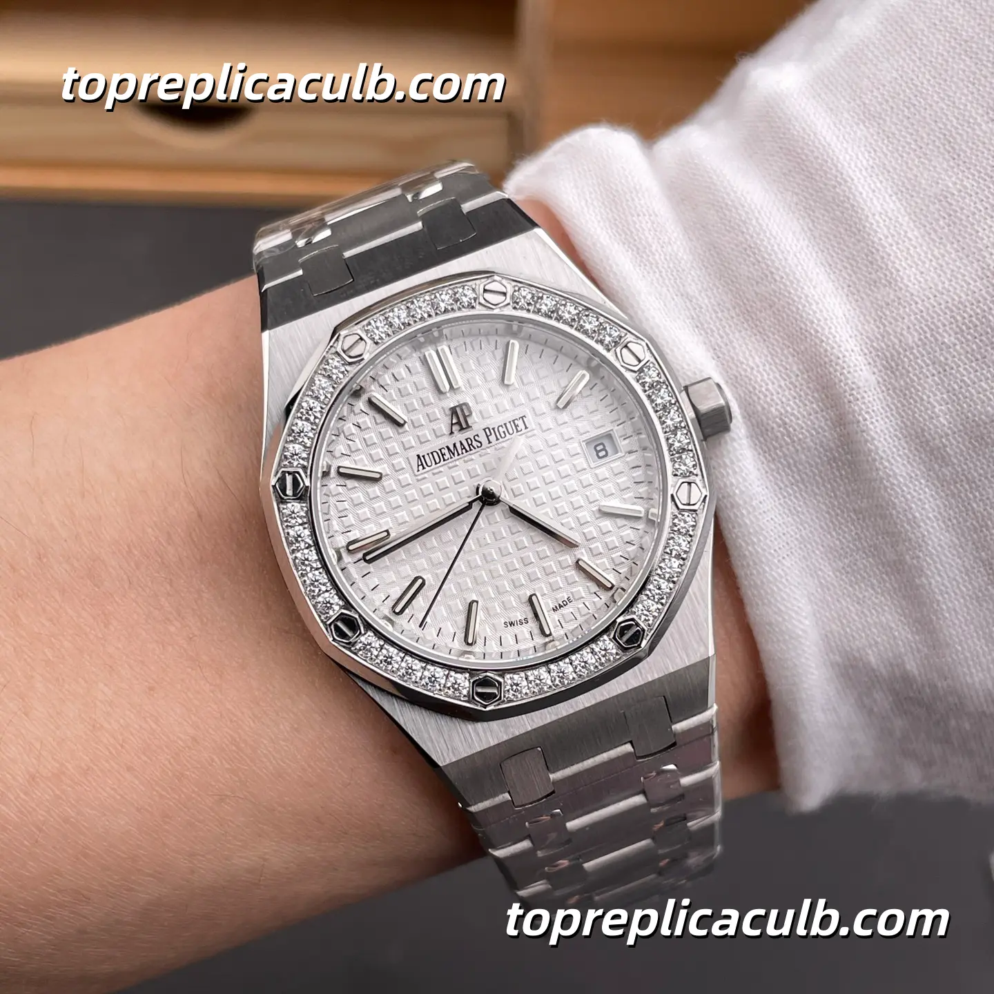 BF Factory Audemars Piguet Royal Oak 33MM 67651ST.ZZ.1261ST.01 Silver Grande Tapisserie Dial Diamond Bezel Stainless Steel Bracelet Super Clone Watch with Miyota/Citizen 9015 Automatic Movement - Image 2