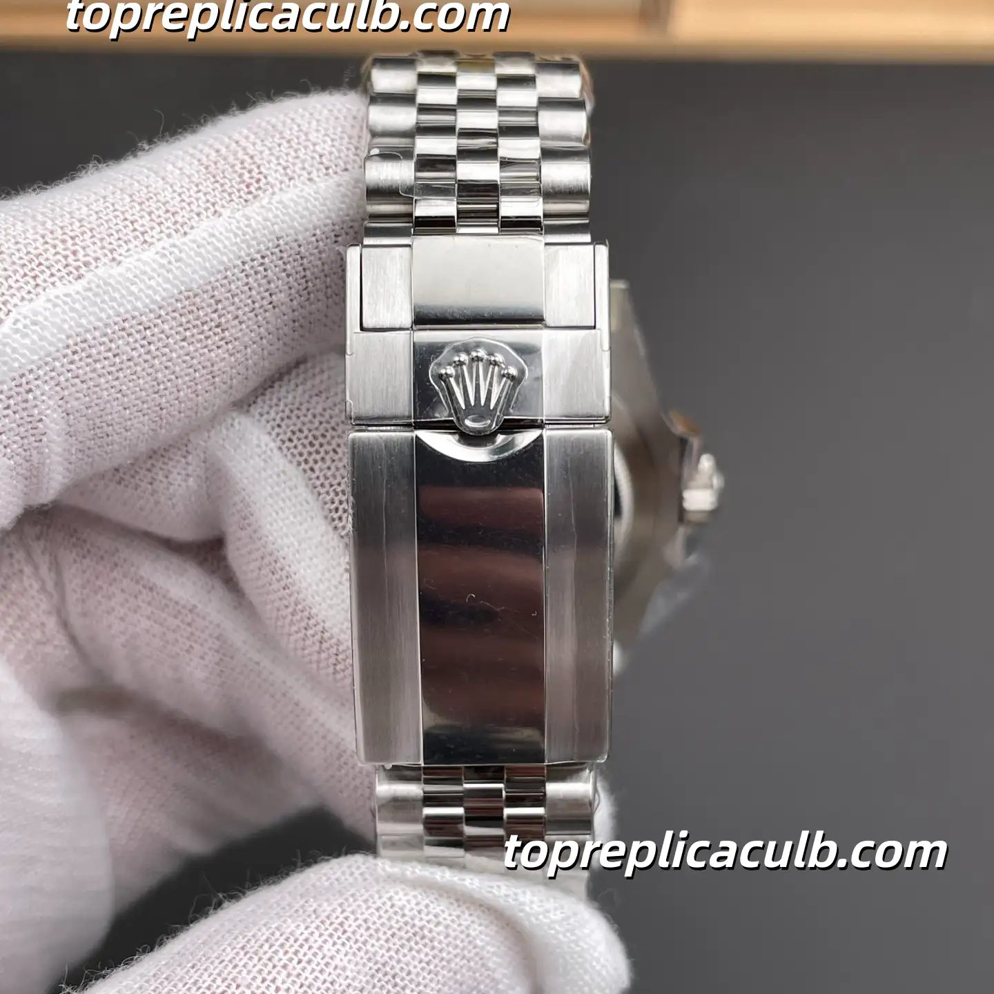 Clean Factory Rolex GMT-Master II “Bruce Wayne” 126710GRNR-0003 40MM Black Dial Black & Grey Ceramic Bezel Jubilee Bracelet Super Clone Watch with 3285 Movement - Image 9