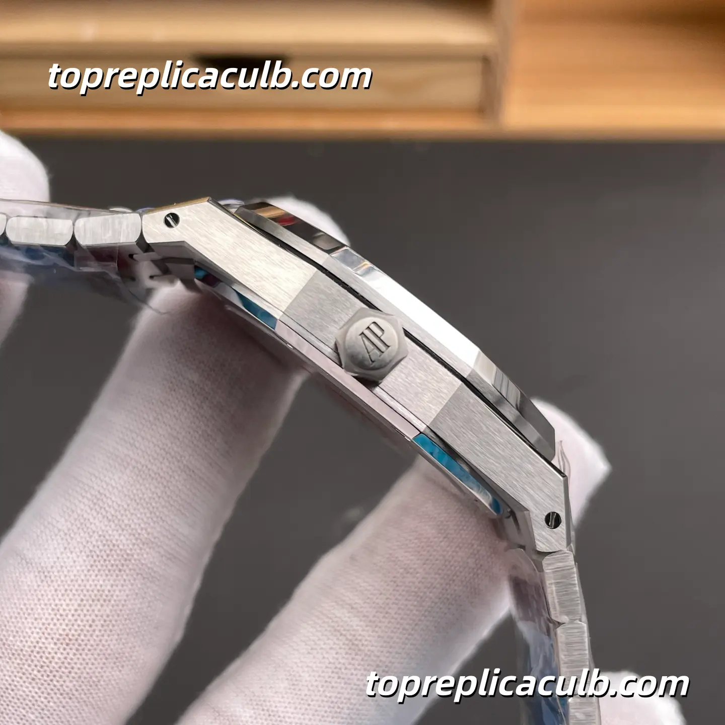 DDF Factory Audemars Piguet Royal Oak 41MM 15510BC.OO.1320BC.02 Ice Blue “Grande Tapisserie” Dial Super Clone Watch with Automatic Movement and Integrated Bracelet - Image 5