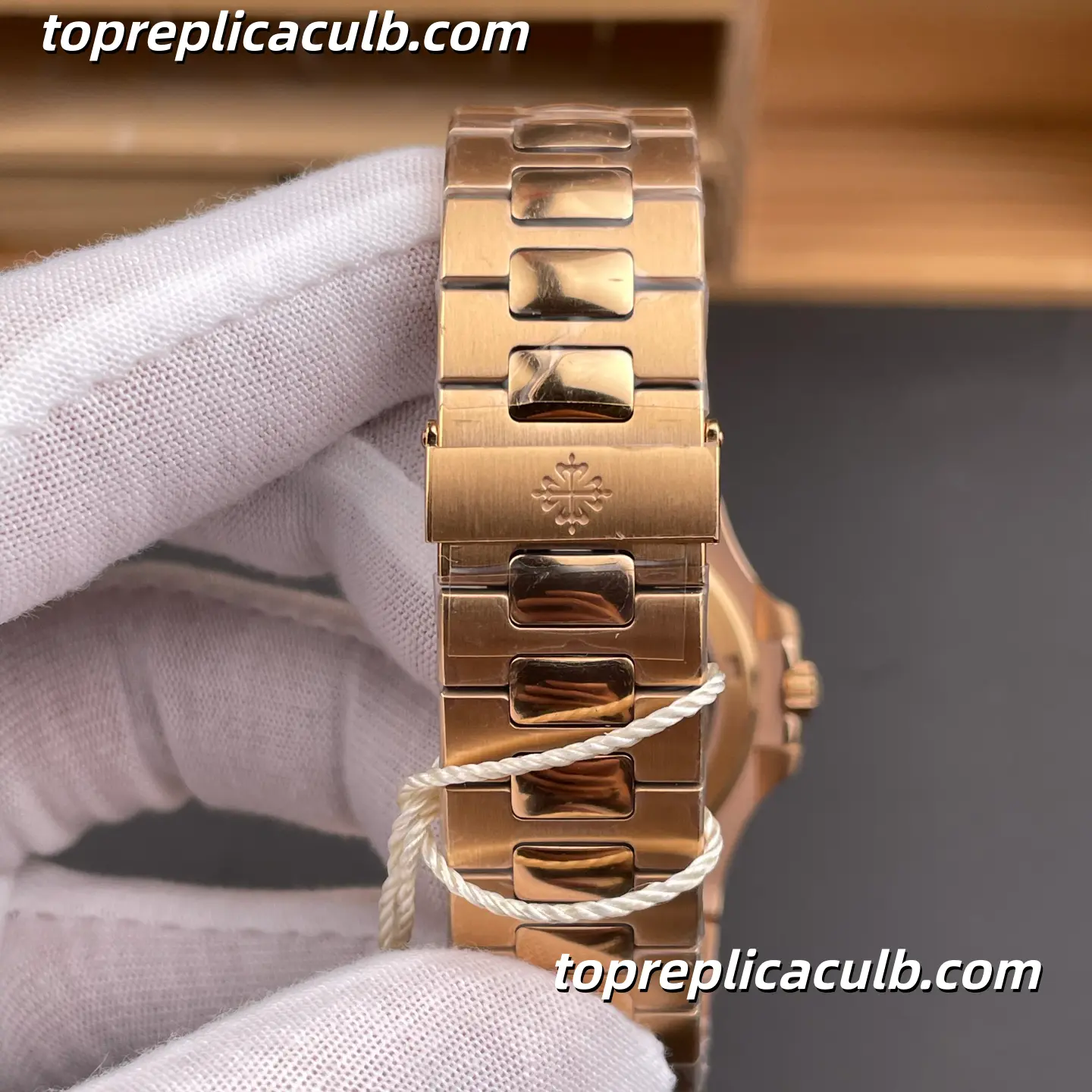DDF Factory Patek Philippe Nautilus Series 5711/1R-001 Super Clone Watch 40mm Brown Gradient Dial Rose Gold Case & Bracelet Automatic Movement - Image 10