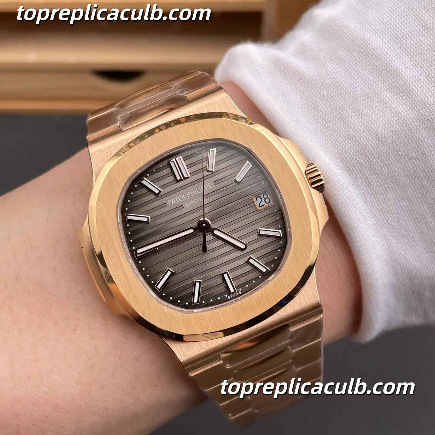 DDF Factory Patek Philippe Nautilus Series 5711/1R-001 Super Clone Watch 40mm Brown Gradient Dial Rose Gold Case & Bracelet Automatic Movement - Image 2