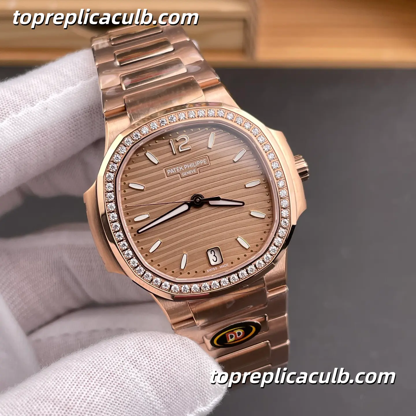DDF Factory Patek Philippe Nautilus Series 7118/1200R-010 Super Clone Watch 35.2mm Brown Dial Rose Gold Case and Bracelet Diamond Bezel Automatic Date Movement - Image 4