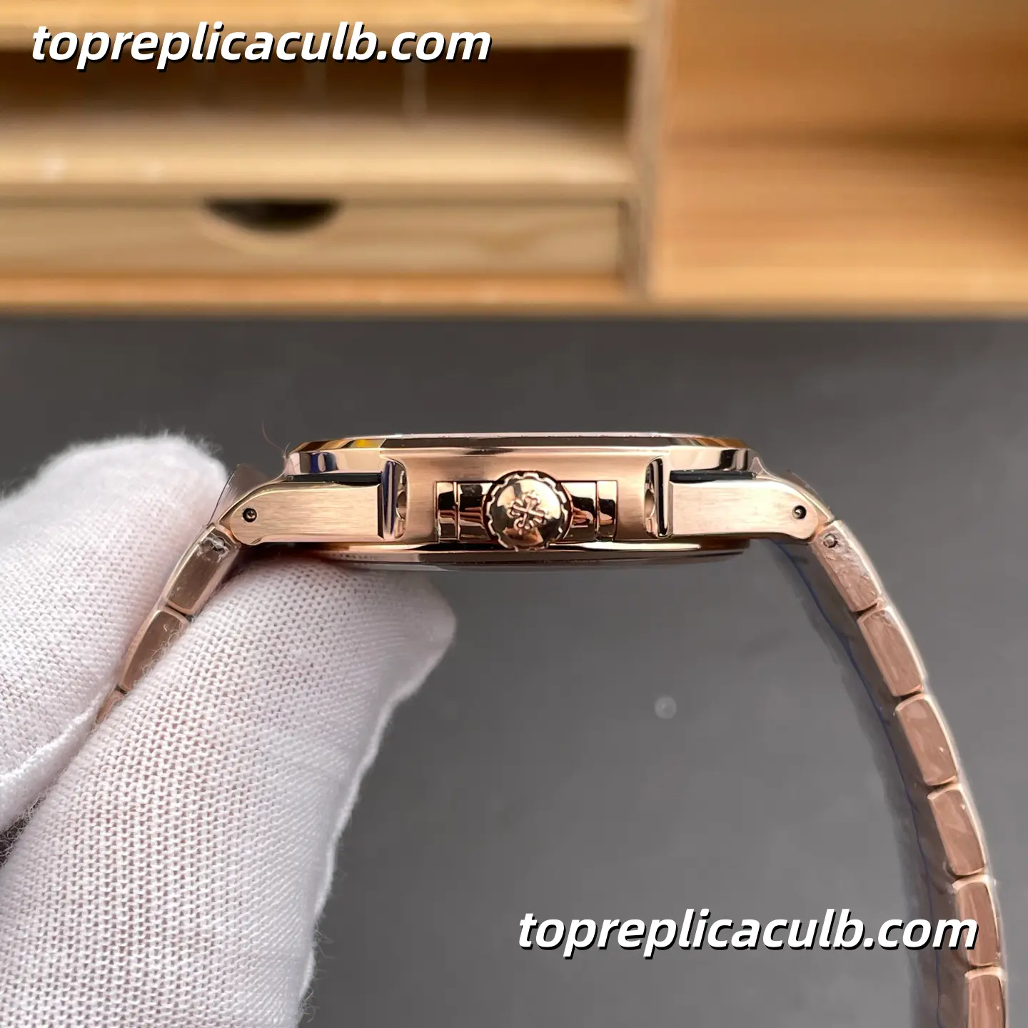 DDF Factory Patek Philippe Nautilus Series 7118/1200R-010 Super Clone Watch 35.2mm Brown Dial Rose Gold Case and Bracelet Diamond Bezel Automatic Date Movement - Image 6