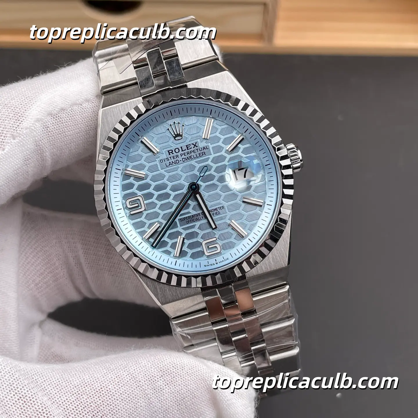 ES Factory Rolex Land-Dweller 127336-0001 40MM Ice Blue Honeycomb Dial Fluted Bezel Platinum Super Clone Watch with 7135 Movement - Image 4