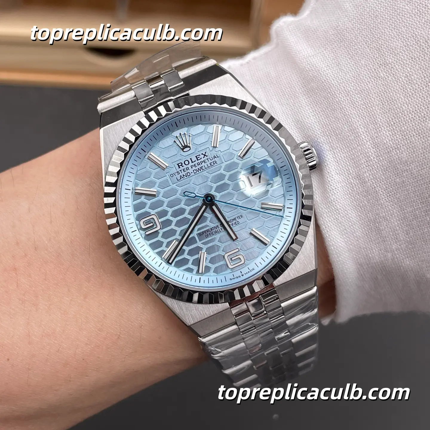 ES Factory Rolex Land-Dweller 127336-0001 40MM Ice Blue Honeycomb Dial Fluted Bezel Platinum Super Clone Watch with 7135 Movement - Image 2