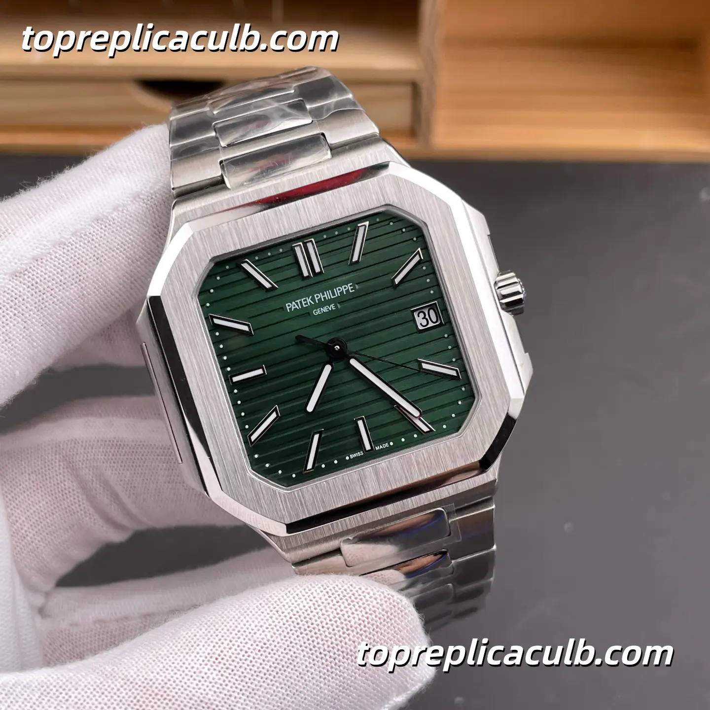 GR Factory Patek Philippe Cubitus Series 5821/1A-001 Super Clone Watch 45mm Green Dial Stainless Steel Case and Bracelet Automatic Date Movement - Image 4