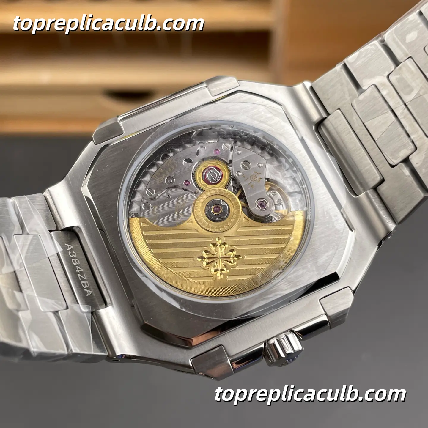 GR Factory Patek Philippe Cubitus Series 5821/1A-001 Super Clone Watch 45mm Green Dial Stainless Steel Case and Bracelet Automatic Date Movement - Image 5