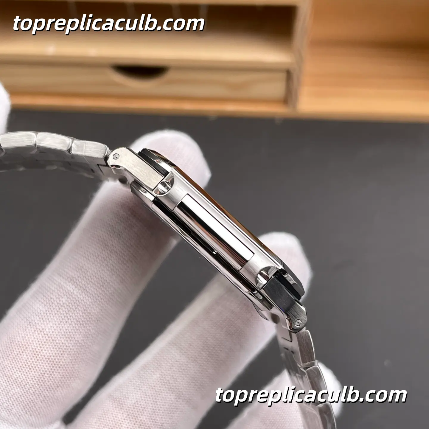 GR Factory Patek Philippe Cubitus Series 5821/1A-001 Super Clone Watch 45mm Green Dial Stainless Steel Case and Bracelet Automatic Date Movement - Image 7