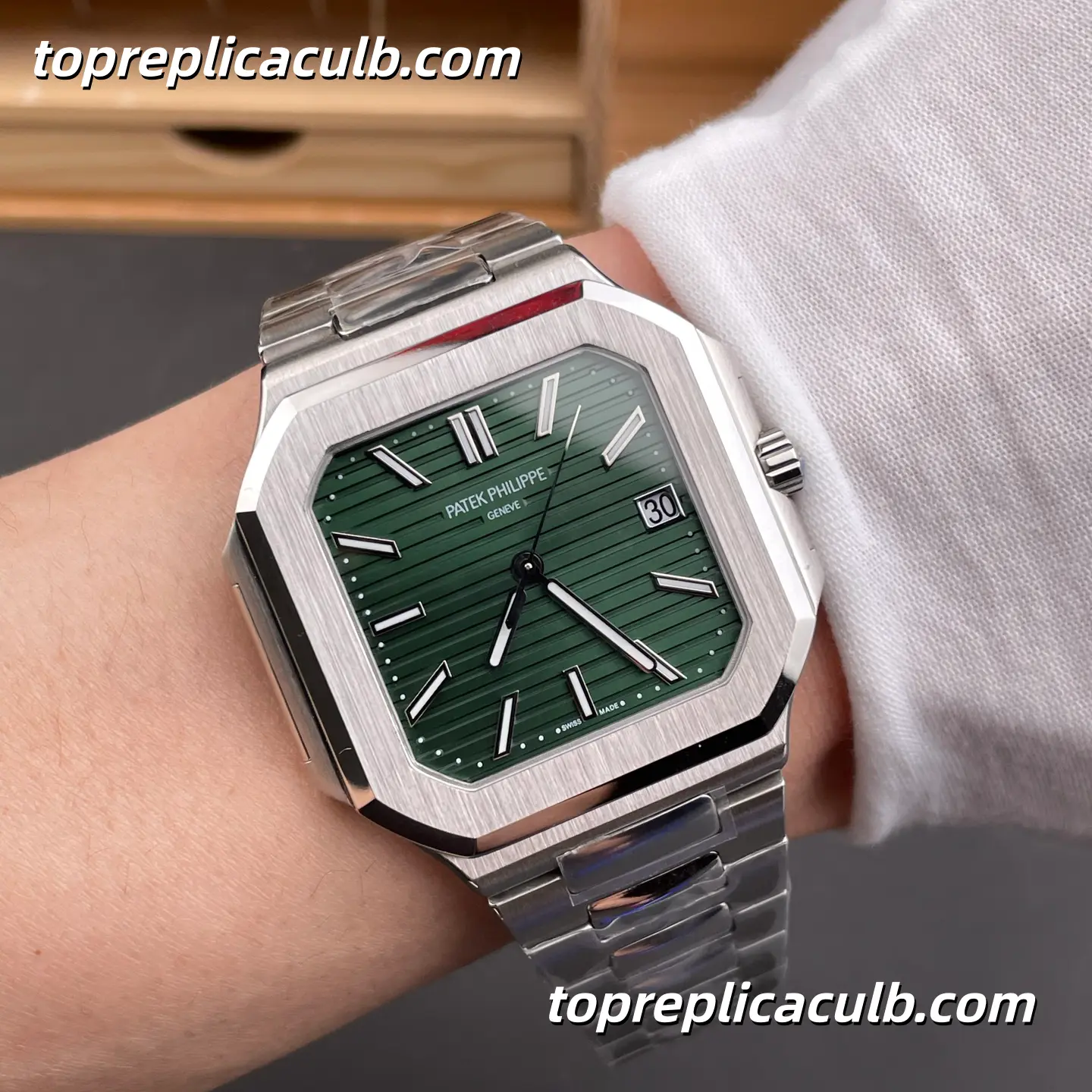 GR Factory Patek Philippe Cubitus Series 5821/1A-001 Super Clone Watch 45mm Green Dial Stainless Steel Case and Bracelet Automatic Date Movement - Image 2