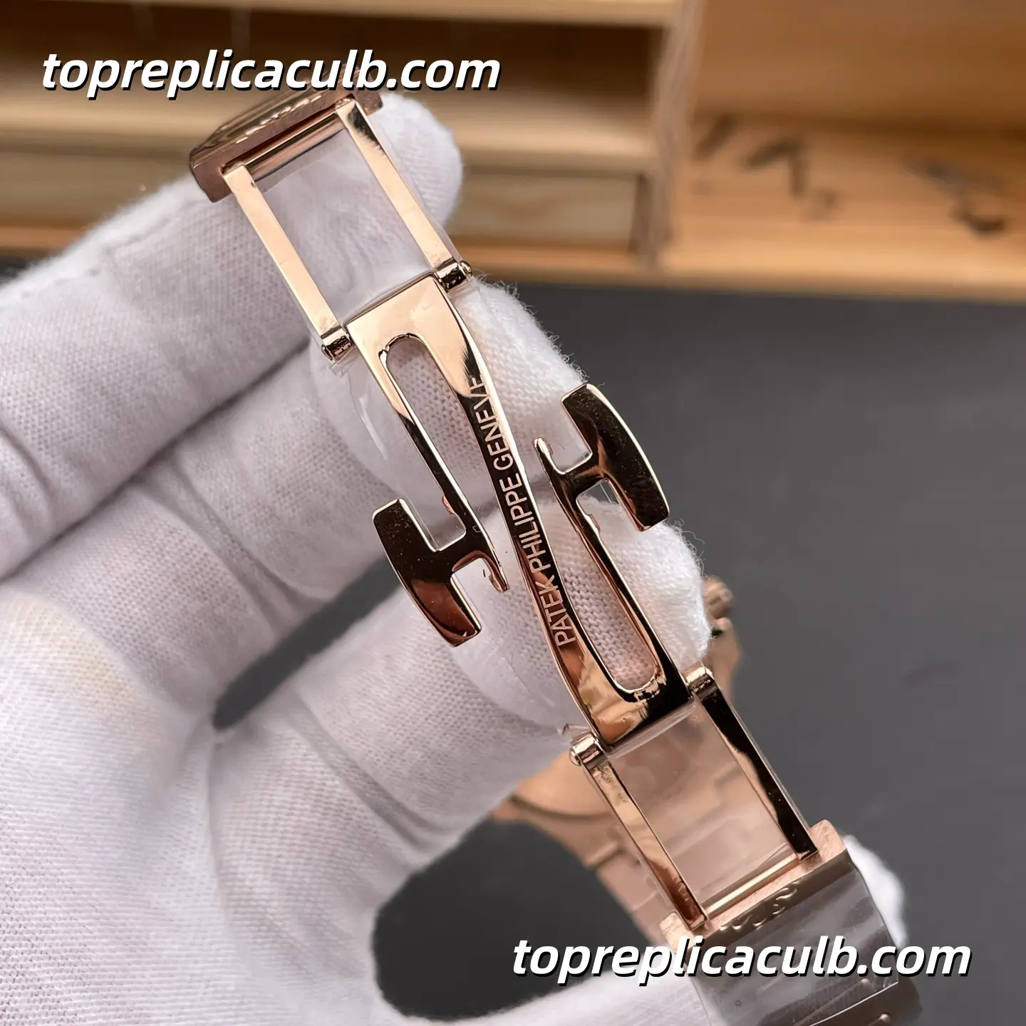 GR Factory Patek Philippe Nautilus Ladies Series 7010/1R-013 Super Clone Watch 32mm Purple Dial Diamond Bezel Rose Gold Bracelet Quartz Movement - Image 8