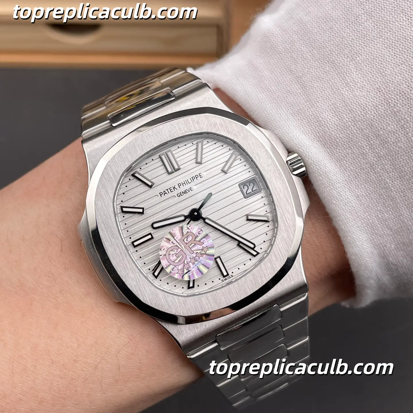 GR Factory Patek Philippe Nautilus Series 5711/1A-011 Super Clone Watch 40mm White Dial Stainless Steel Case & Bracelet Automatic Movement - Image 2