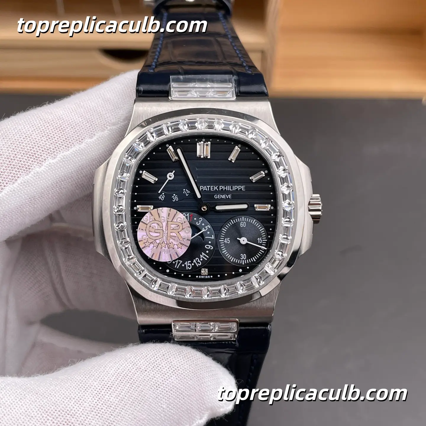 GR Factory Patek Philippe Nautilus Series 5724G-001 Super Clone Watch
