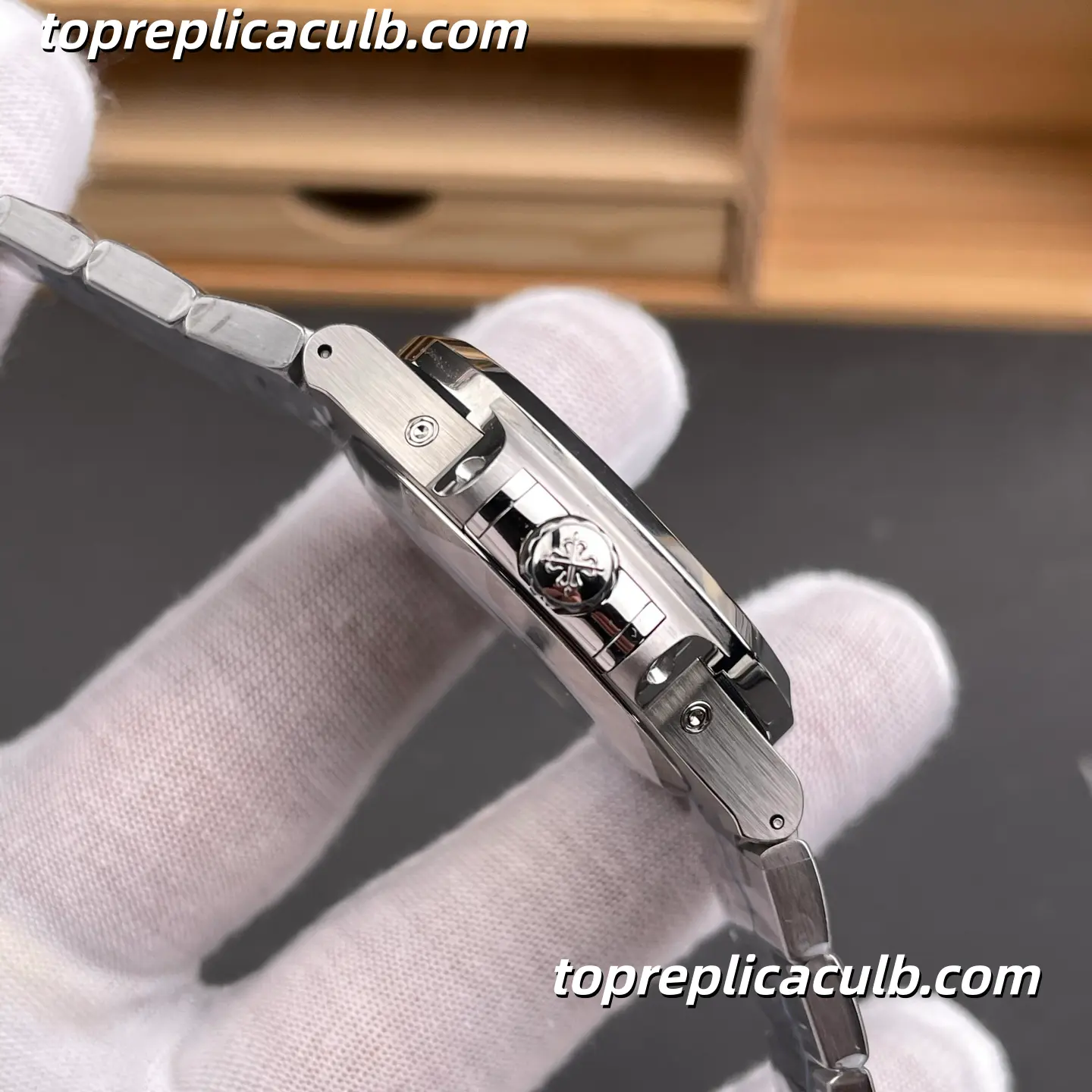 GR Factory Patek Philippe Nautilus Series 5726/1A-014 Super Clone Watch 40.5mm Blue Dial Stainless Steel Case and Bracelet Annual Calendar Moonphase Automatic Movement - Image 6