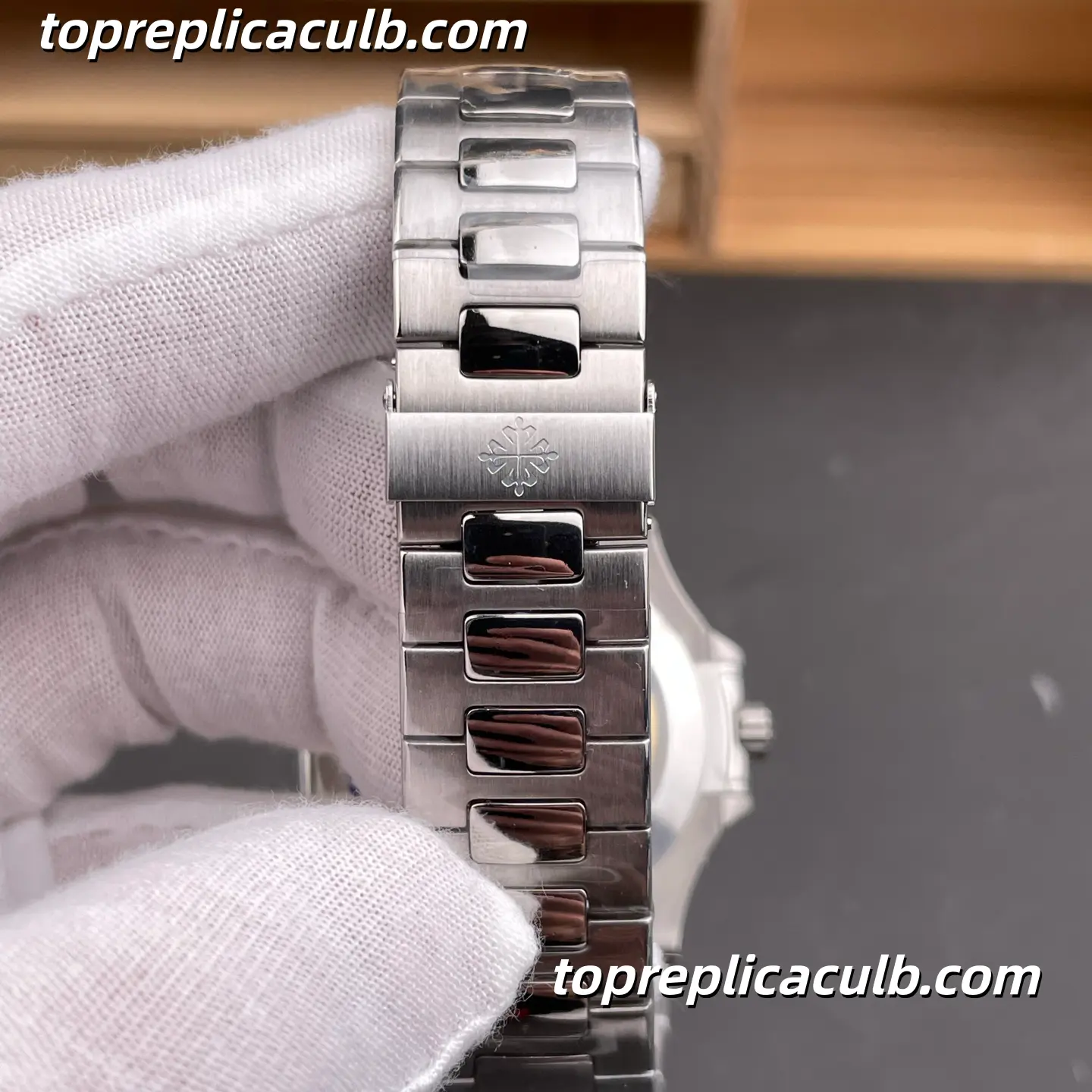 GR Factory Patek Philippe Nautilus Series 5726/1A-014 Super Clone Watch 40.5mm Blue Dial Stainless Steel Case and Bracelet Annual Calendar Moonphase Automatic Movement - Image 9
