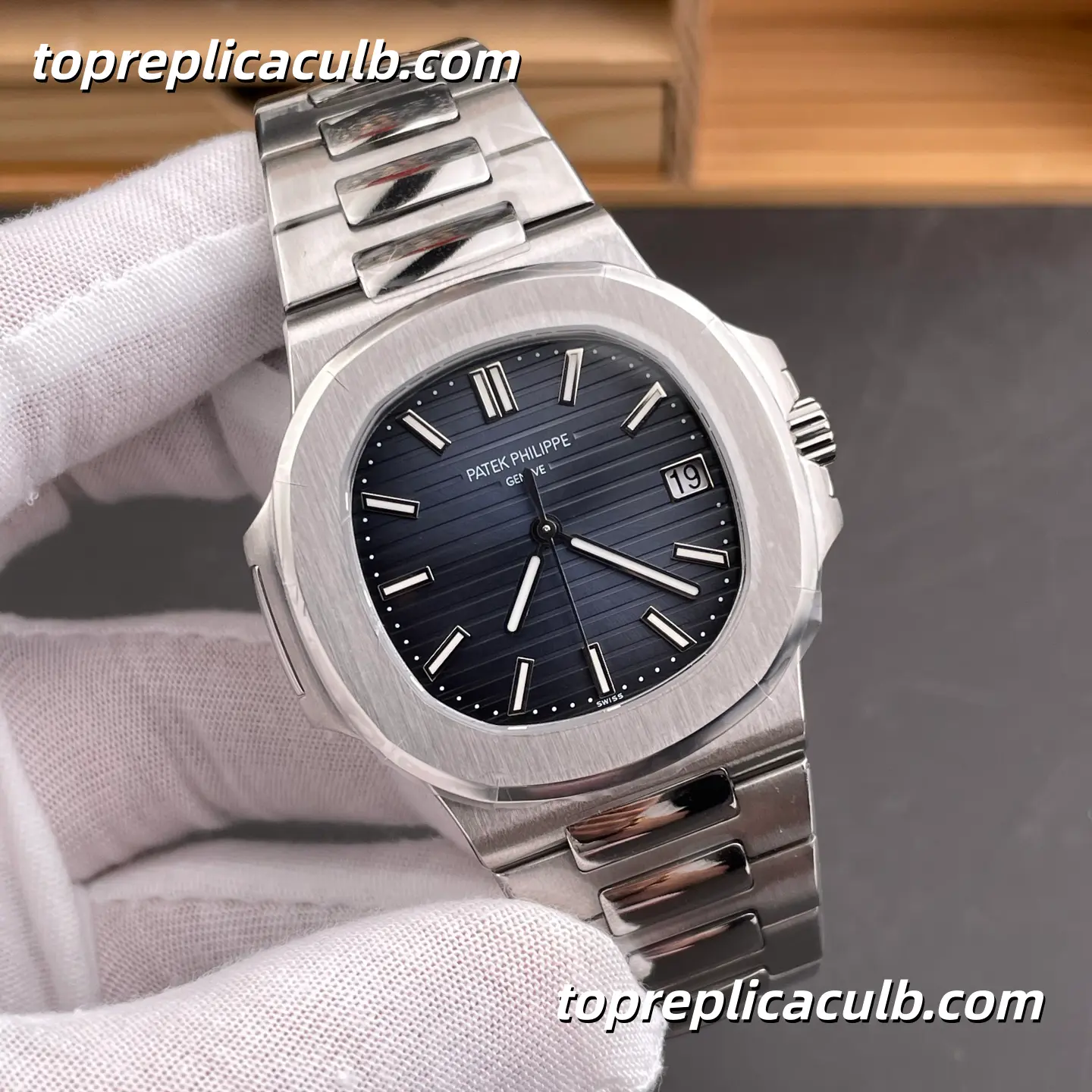 GR Factory Patek Philippe Nautilus Series 5811/1G-001 Super Clone Watch 41mm Blue Dial Stainless Steel Bracelet Automatic Movement - Image 4