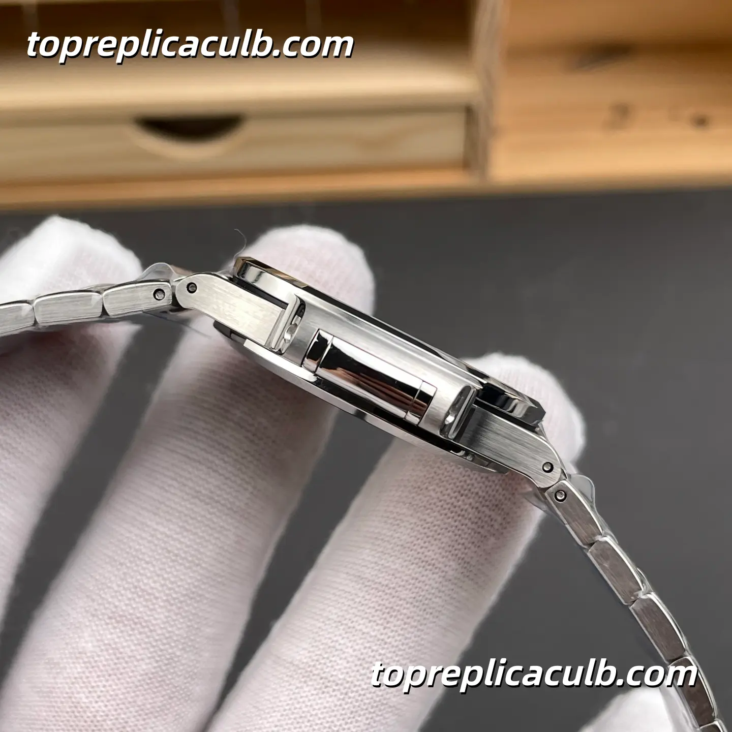 GR Factory Patek Philippe Nautilus Series 7118/1200A-001 Diamond Bezel Super Clone Watch 35.2mm Blue Dial Stainless Steel Case & Bracelet Automatic Movement - Image 7