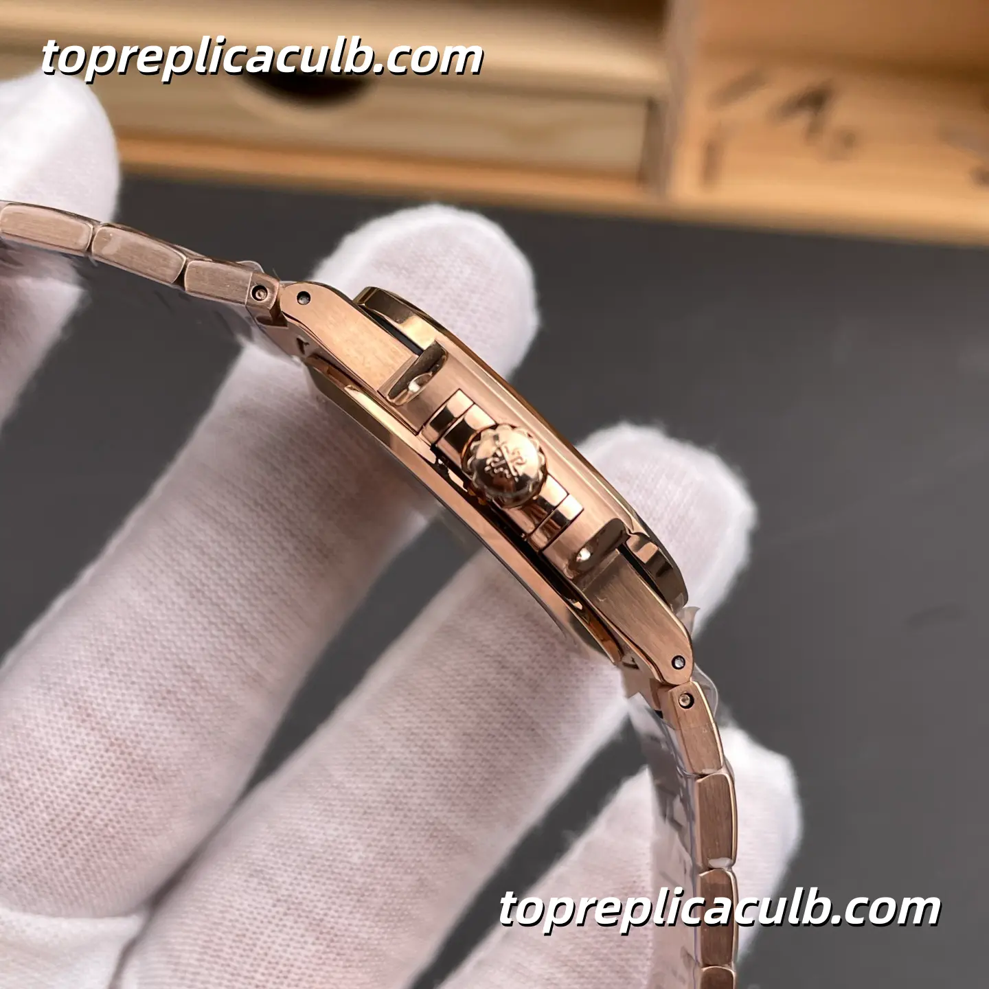 GR Factory Patek Philippe Nautilus Series 7118/1200R-001 Super Clone Watch 35.2mm Ivory Dial Diamond Bezel Rose Gold Bracelet Integrated Automatic Movement - Image 6