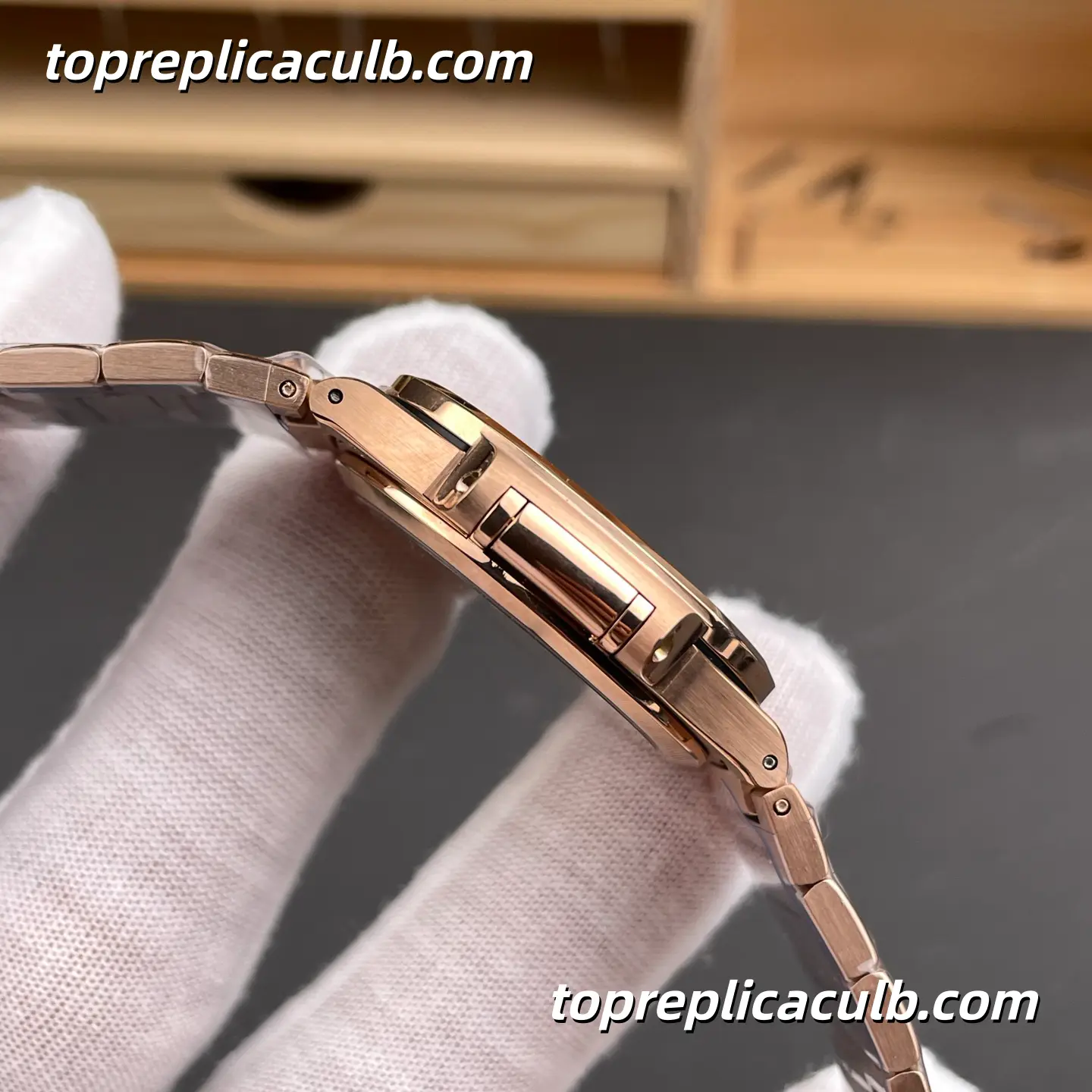 GR Factory Patek Philippe Nautilus Series 7118/1200R-001 Super Clone Watch 35.2mm Ivory Dial Diamond Bezel Rose Gold Bracelet Integrated Automatic Movement - Image 7