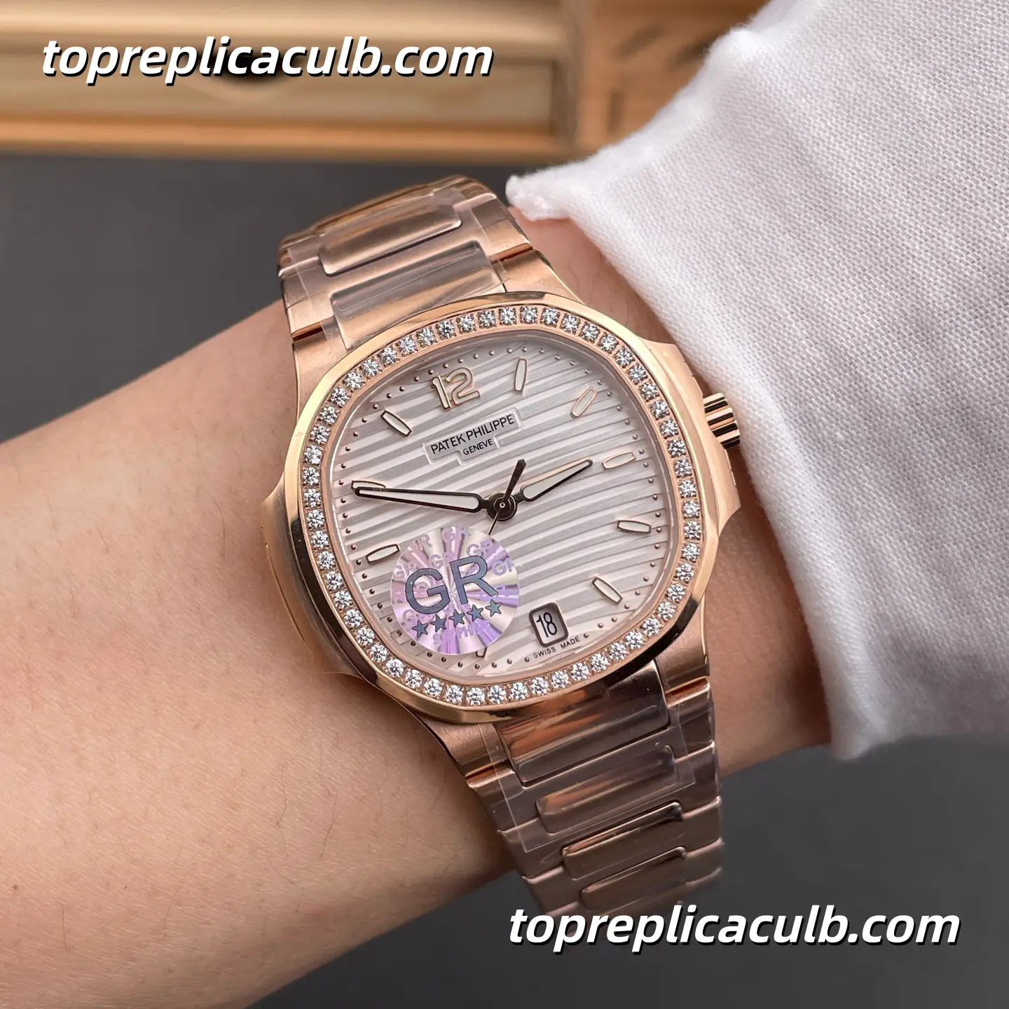 GR Factory Patek Philippe Nautilus Series 7118/1200R-001 Super Clone Watch 35.2mm Ivory Dial Diamond Bezel Rose Gold Bracelet Integrated Automatic Movement - Image 2