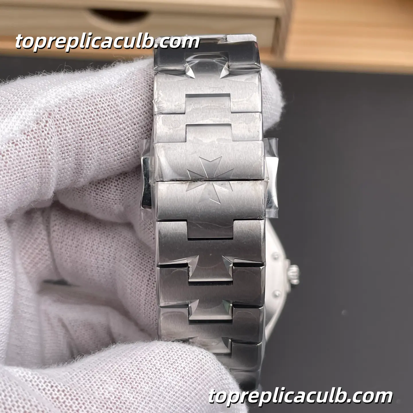 MKS Factory Vacheron Constantin Overseas 47040/B01A-9093 Super Clone Watch 42mm Stainless Steel Silver Guilloché Dial Bracelet Cal.1226 Movement - Image 9