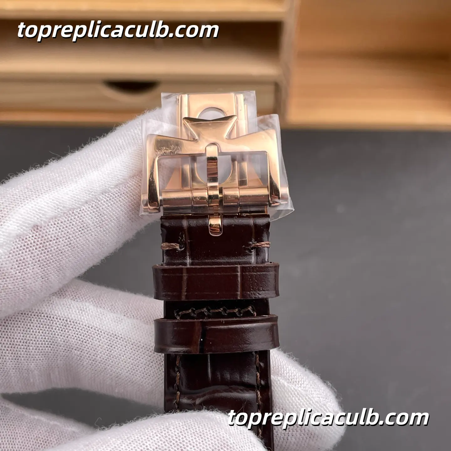 MX Factory Vacheron Constantin Fiftysix Complete Calendar 4000E/000R-B438 Super Clone Watch Rose Gold White Dial Moonphase Leather Strap 2460 QCL/1 Movement - Image 9