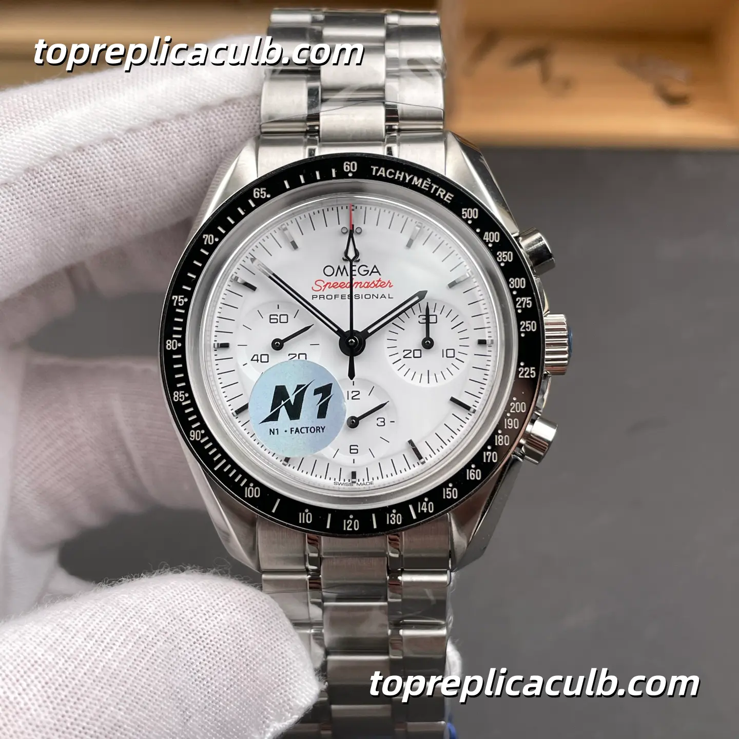 N1 Factory Omega Speedmaster Moonwatch “White Snoopy” Ref.310.30.42.50.04.001 42MM White Dial Black Bezel Stainless Steel Bracelet Super Clone Watch