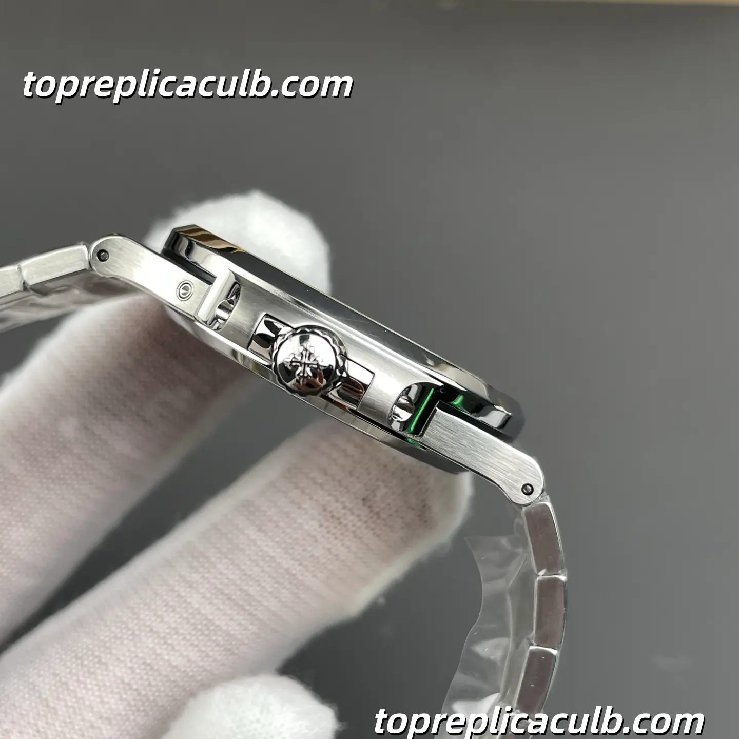 PPF Factory Patek Philippe Nautilus Series 5712/1A-001 Moonphase Super Clone Watch 40mm Blue Gradient Dial Stainless Steel Case & Bracelet Automatic Movement - Image 6