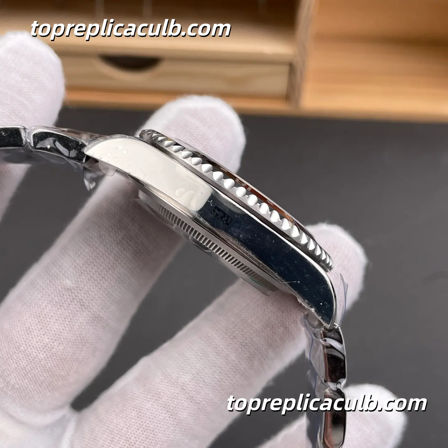 Rolex GMT-Master II “Coke” 16710 40MM Black Dial Red & Black Bezel Oyster Bracelet Super Clone Watch - Image 6