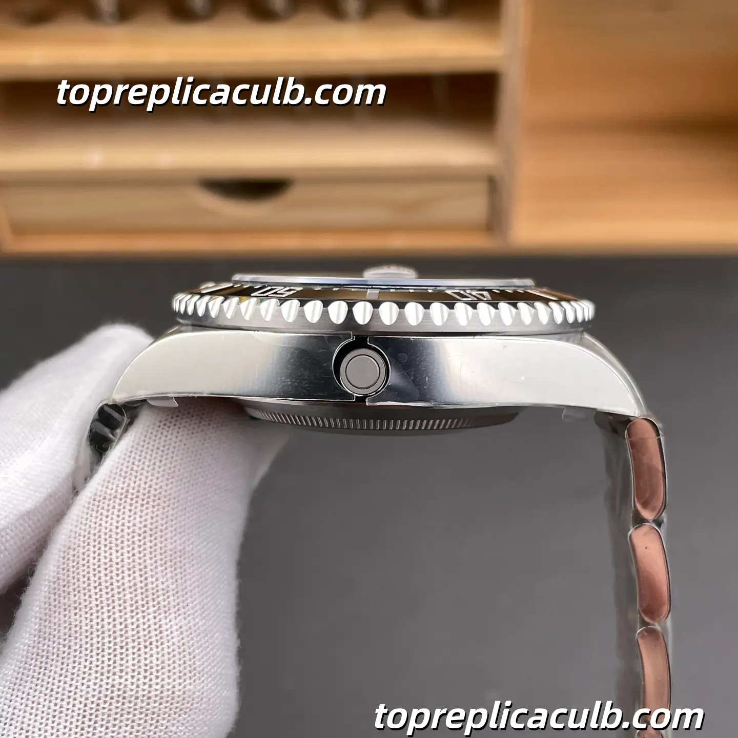 Rolex Sea-Dweller 43MM 126600-0001 Black Dial Oyster Bracelet Super Clone Watch with 3235 Movement - Image 6