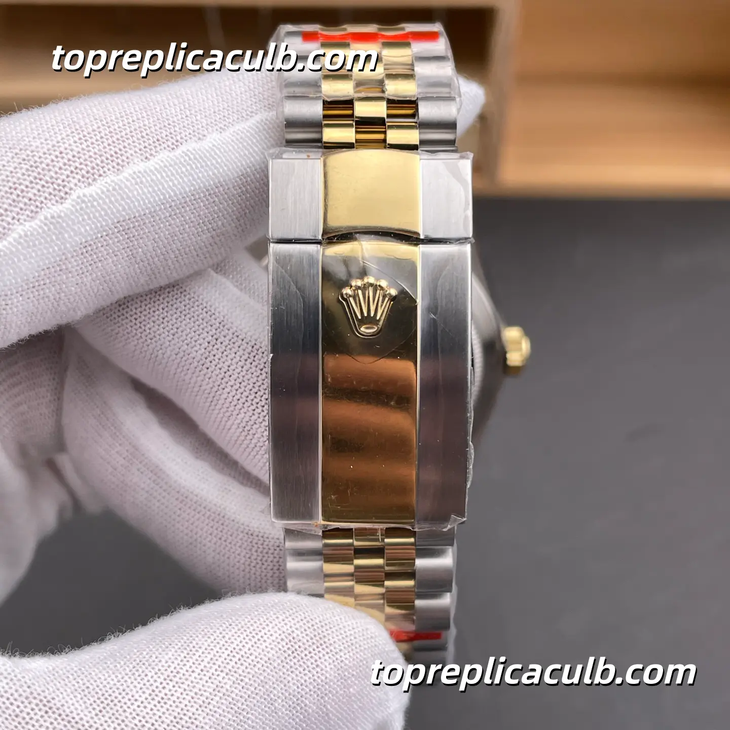 Rolex Sky-Dweller M326933-0005 42MM Black Dial Two Tone Jubilee Bracelet Super Clone Watch with GMT and Annual Calendar - Image 8
