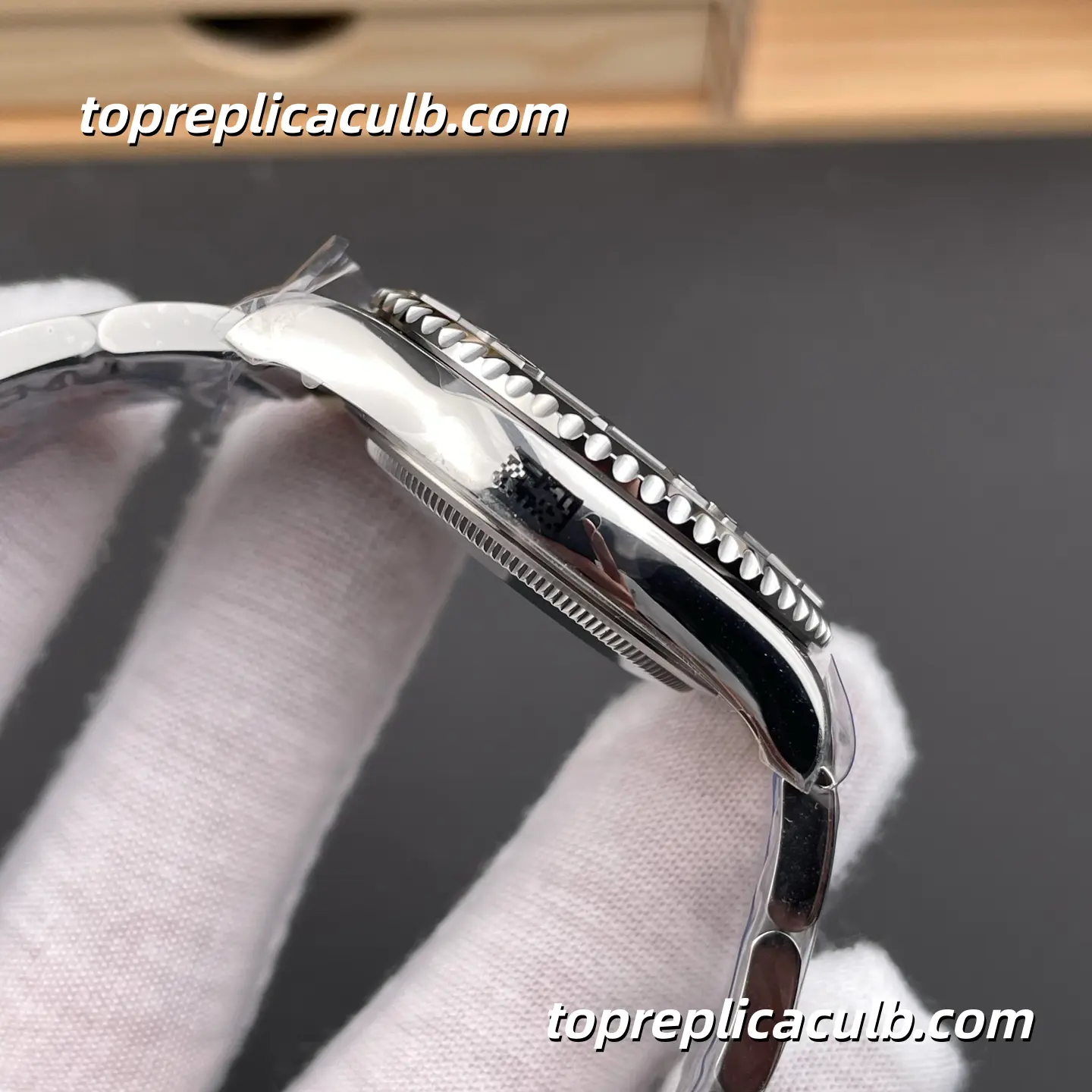 Rolex Yacht-Master 37MM 268622-0002 Rhodium Grey Dial Platinum Bezel Oyster Bracelet Super Clone Watch with 2236 Movement - Image 6