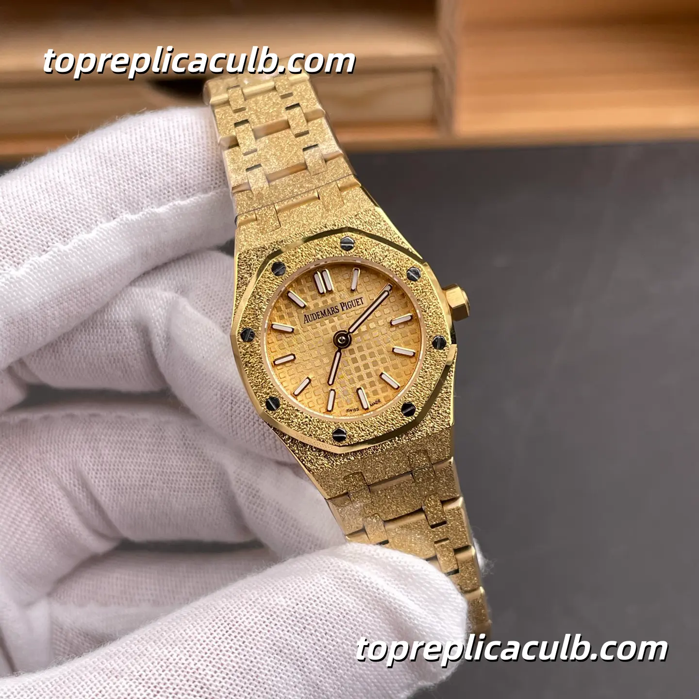 TW Factory Audemars Piguet Royal Oak Mini Frosted Gold 23MM 67630BA.GG.1312BA.01 Yellow Gold “Grande Tapisserie” Dial Frosted Bracelet Super Clone Watch with Quartz Movement - Image 4