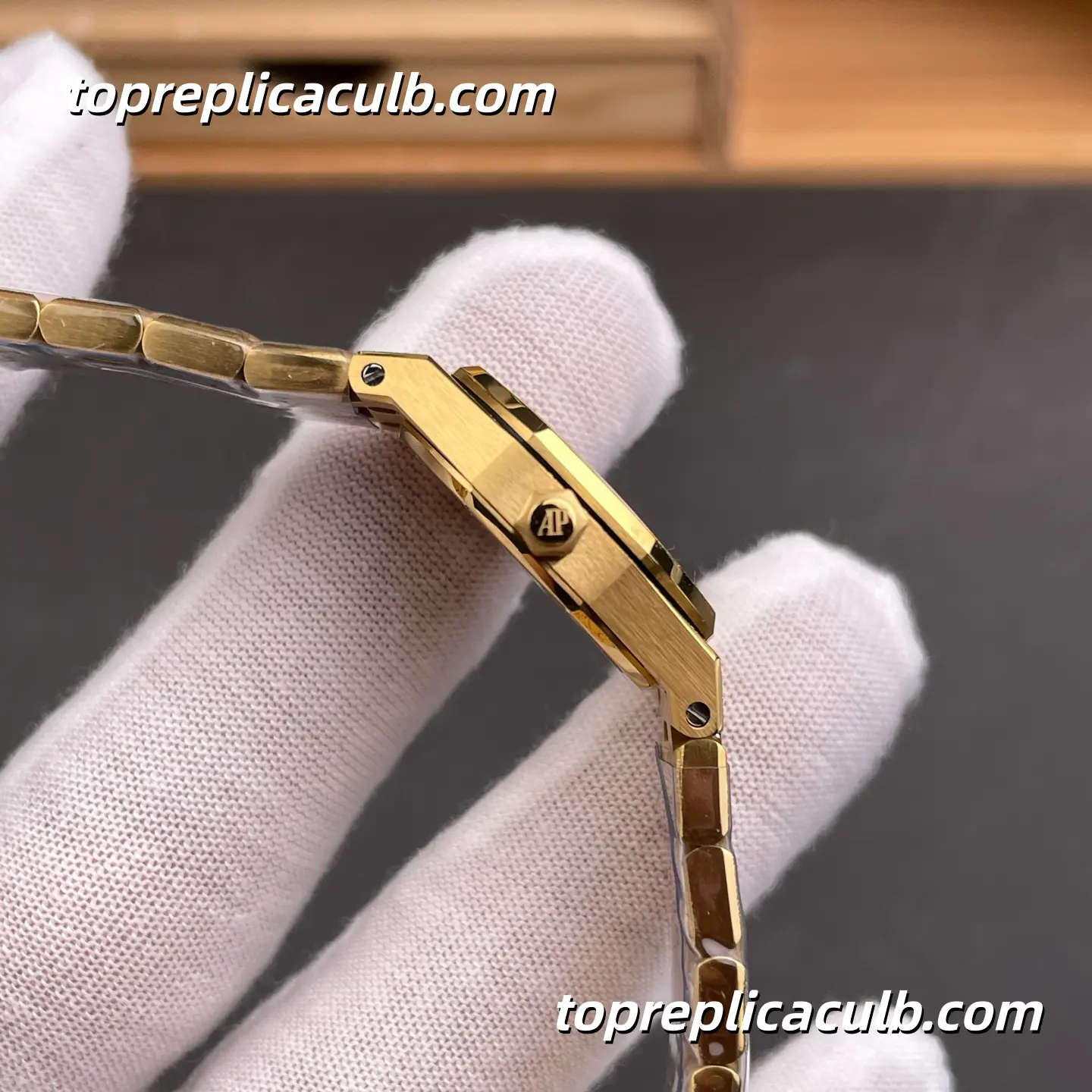 TW Factory Audemars Piguet Royal Oak Mini Frosted Gold 23MM 67630BA.GG.1312BA.01 Yellow Gold “Grande Tapisserie” Dial Frosted Bracelet Super Clone Watch with Quartz Movement - Image 5