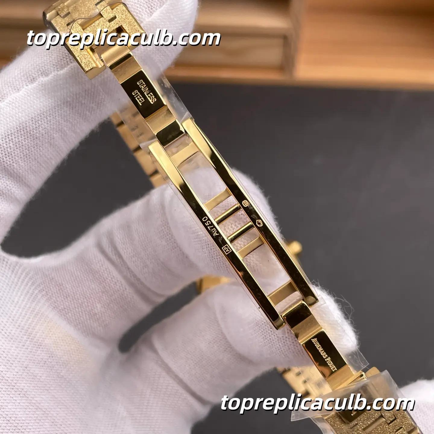TW Factory Audemars Piguet Royal Oak Mini Frosted Gold 23MM 67630BA.GG.1312BA.01 Yellow Gold “Grande Tapisserie” Dial Frosted Bracelet Super Clone Watch with Quartz Movement - Image 7