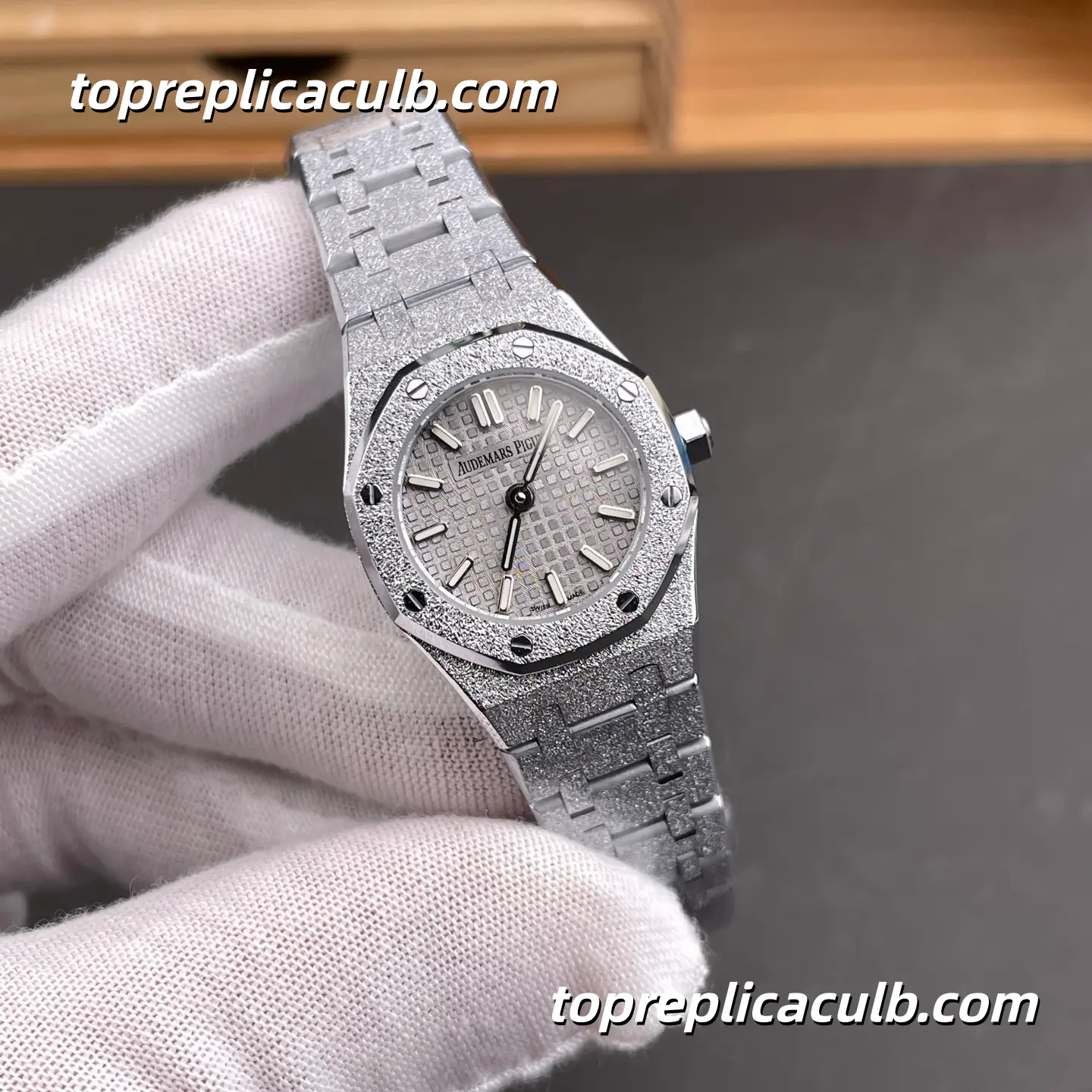 TW Factory Audemars Piguet Royal Oak Mini Frosted Gold 23MM 67630BC.GG.1312BC.01 White Gold “Grande Tapisserie” Dial Frosted Bracelet Super Clone Watch with Quartz Movement - Image 4