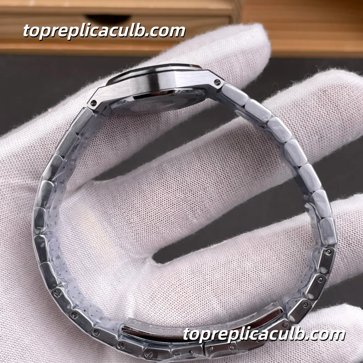 TW Factory Audemars Piguet Royal Oak Mini Frosted Gold 23MM 67630BC.GG.1312BC.01 White Gold “Grande Tapisserie” Dial Frosted Bracelet Super Clone Watch with Quartz Movement - Image 6