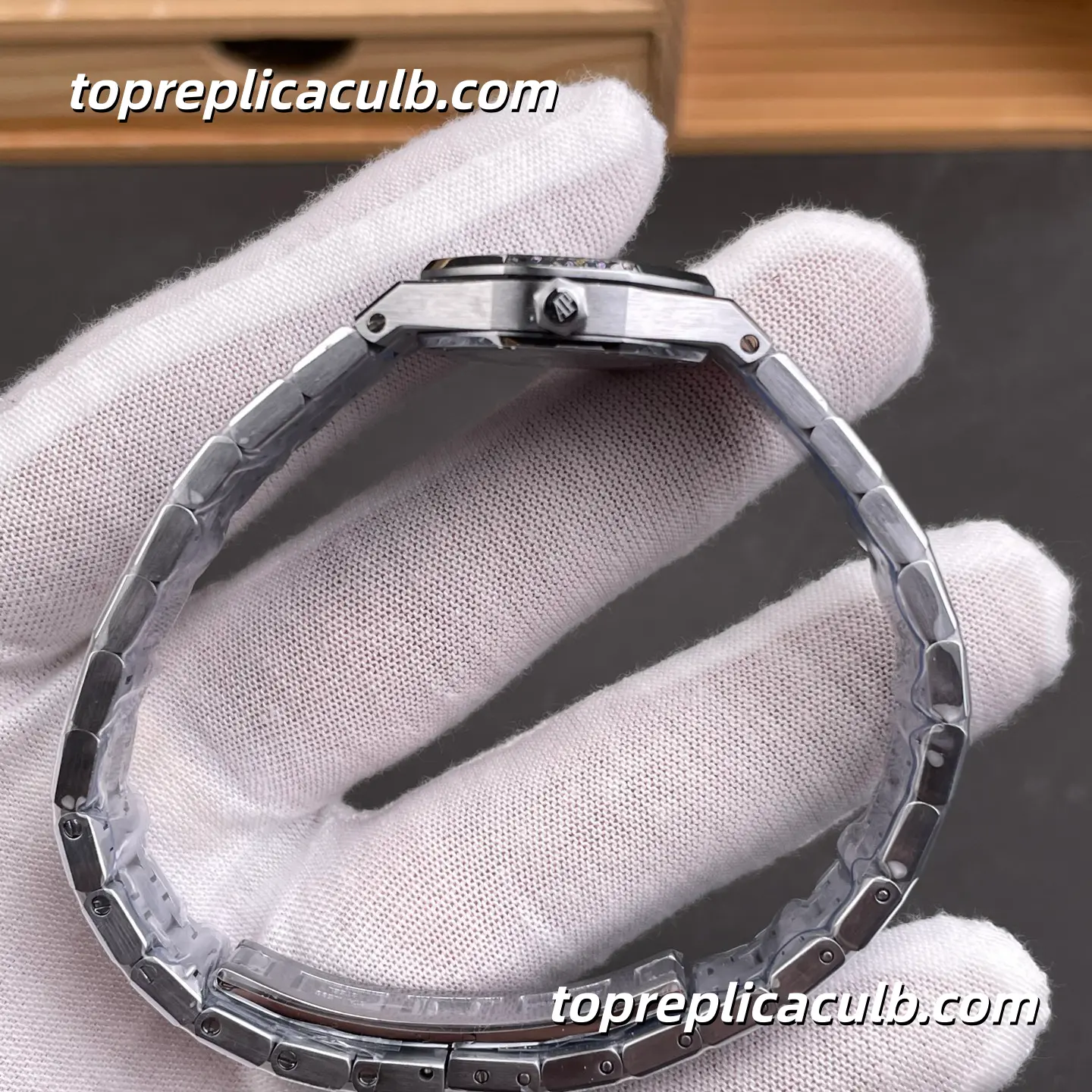 TW Factory Audemars Piguet Royal Oak Mini Frosted Gold 23MM 67630BC.GG.1312BC.01 White Gold “Grande Tapisserie” Dial Frosted Bracelet Super Clone Watch with Quartz Movement - Image 5